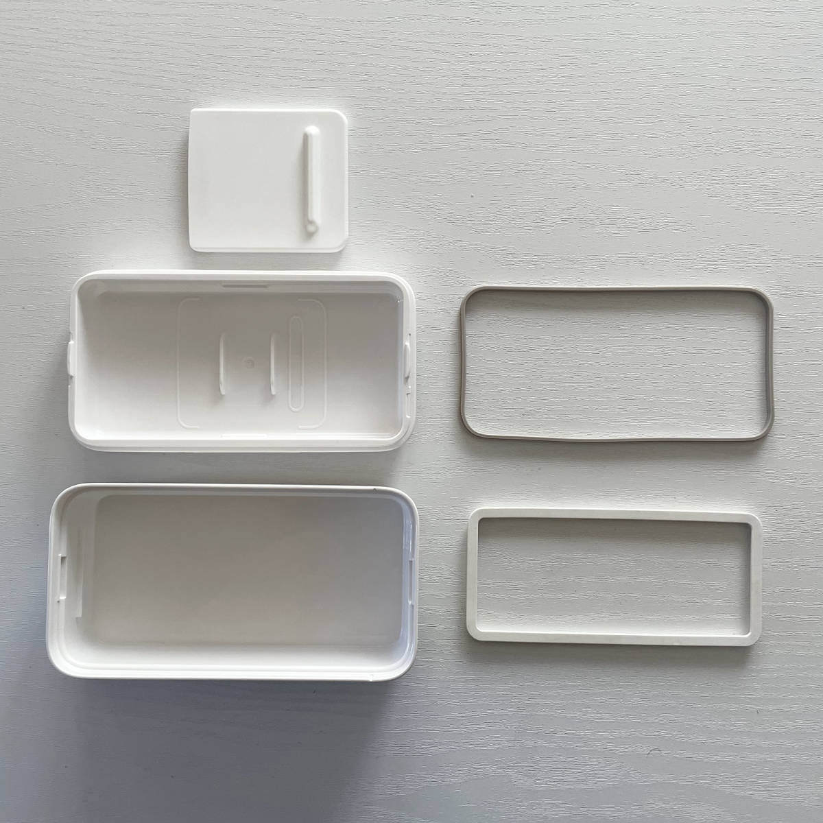 marna マーナ バターケース K776W ( カッター付き 150g 200g 保存容器 密閉 保存ケース バター入れ バター容器 キッチン用品 キッチン雑貨 プラスチック おしゃれ 白 ホワイト )