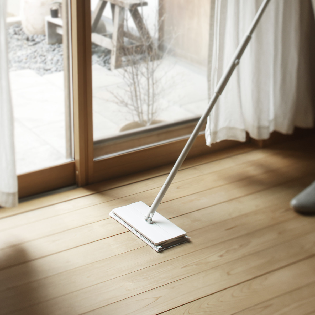 marna マーナ タッチレスワイパー W655W ( フロアワイパー 本体 タッチレス 自立 スリム 簡単操作 スムーズ ワンタッチ フローリングワイパー 360度 おしゃれ 掃除 ワイパー 床掃除 拭き掃除 シンプル )