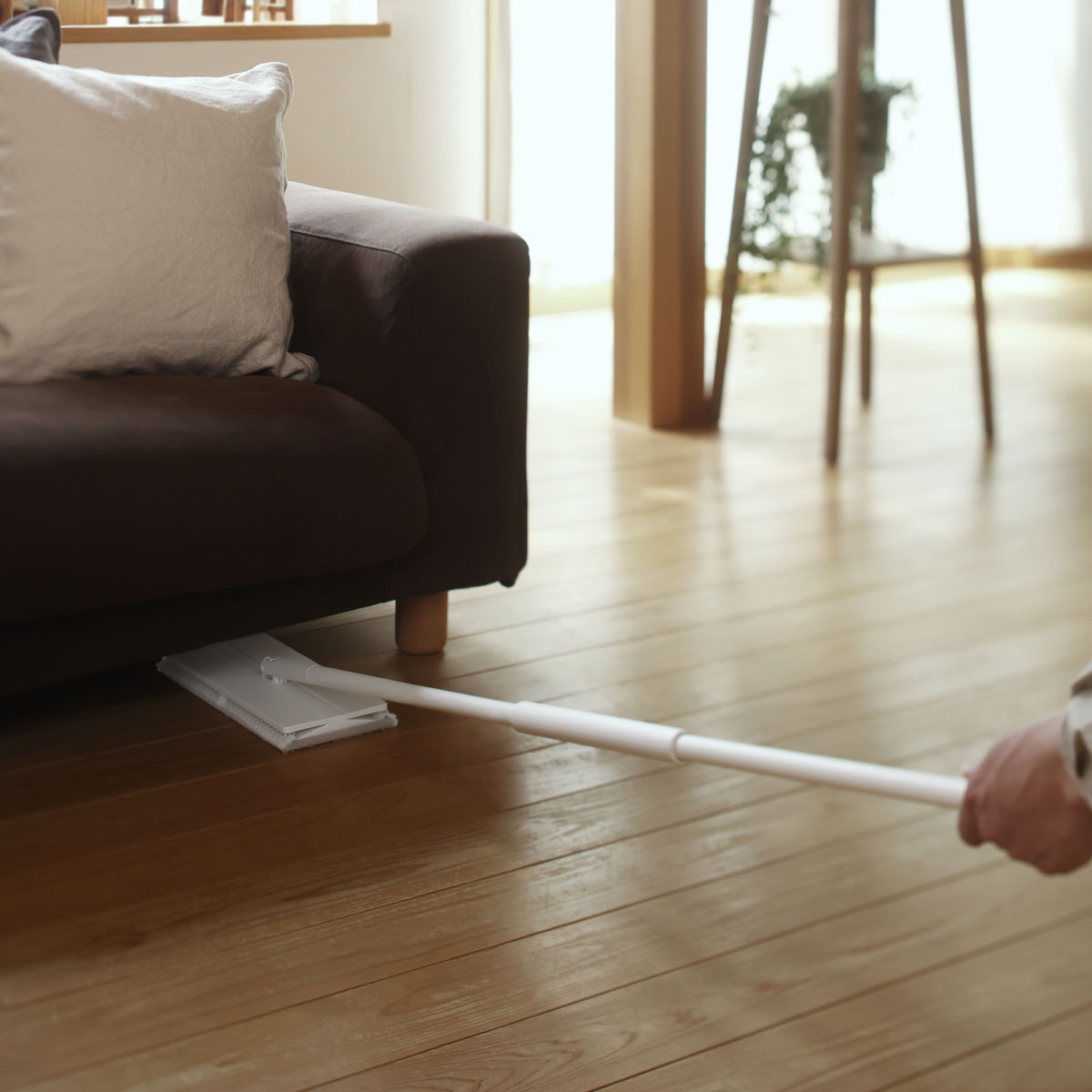 marna マーナ タッチレスワイパー W655W ( フロアワイパー 本体 タッチレス 自立 スリム 簡単操作 スムーズ ワンタッチ フローリングワイパー 360度 おしゃれ 掃除 ワイパー 床掃除 拭き掃除 シンプル )