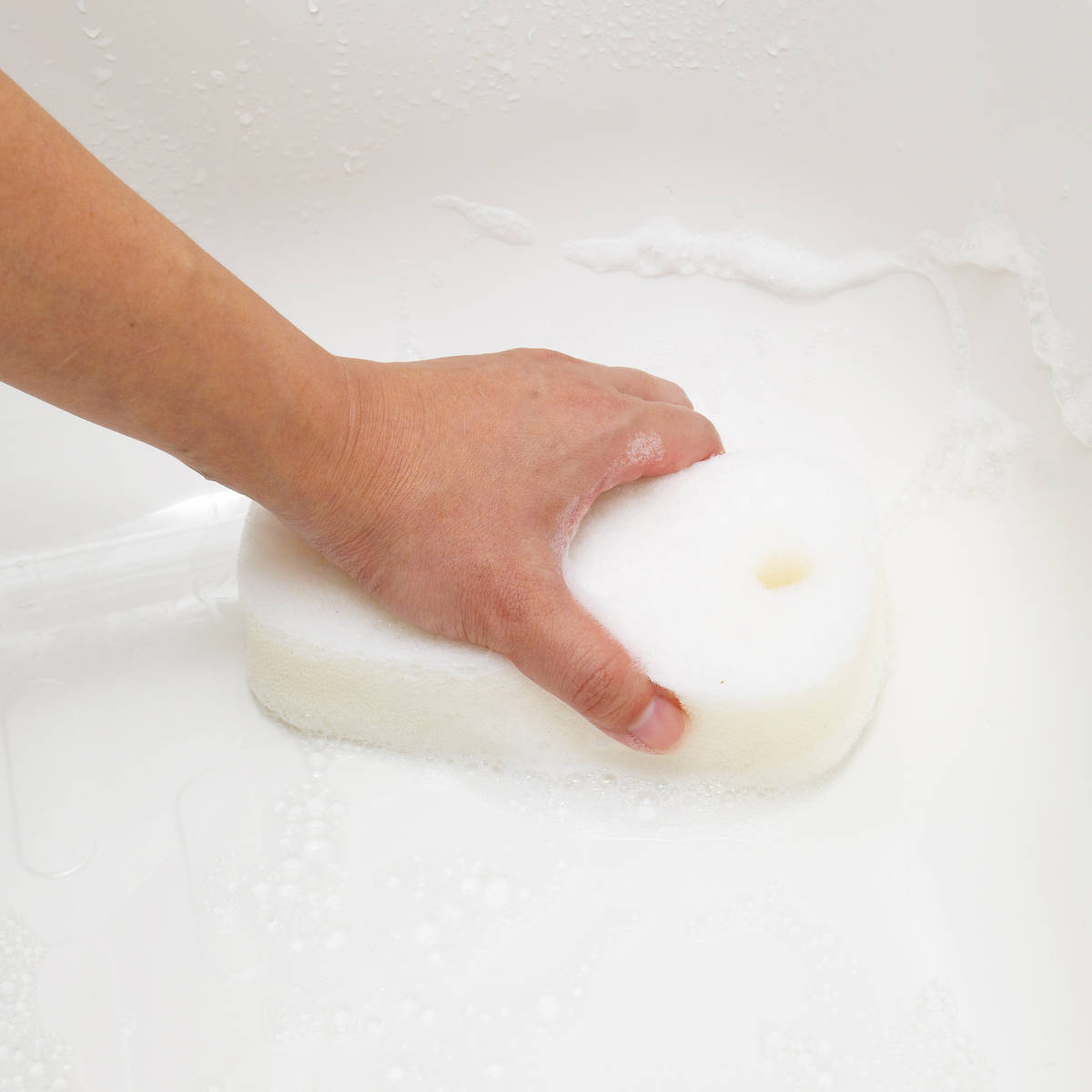 marna マーナ バススポンジ 2層 W674W ( マーナのきほん 風呂清掃 バス清掃 掃除 清掃 床 スポンジ 風呂 浴槽 壁 バス用品 掃除用具 タイル お風呂 ホワイト 白 日本製 )