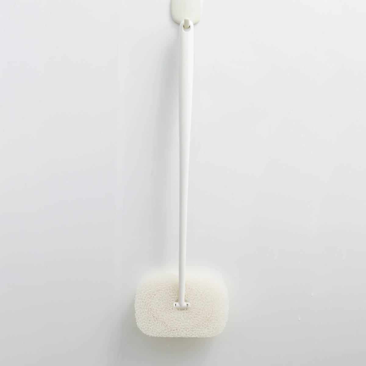 marna マーナ 柄付きバススポンジ W675 ( マーナのきほん バススポンジ 風呂清掃 バス清掃 掃除 清掃 床 スポンジ 風呂 浴槽 壁 バス用品 掃除用具 タイル お風呂 ホワイト 白 日本製 ) 【ホワイト】 ホワイト