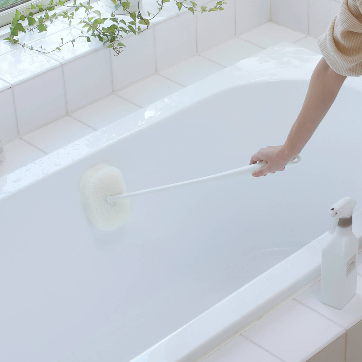 marna マーナ 柄付きバススポンジ W675 ( マーナのきほん バススポンジ 風呂清掃 バス清掃 掃除 清掃 床 スポンジ 風呂 浴槽 壁 バス用品 掃除用具 タイル お風呂 ホワイト 白 日本製 ) 【ホワイト】 ホワイト