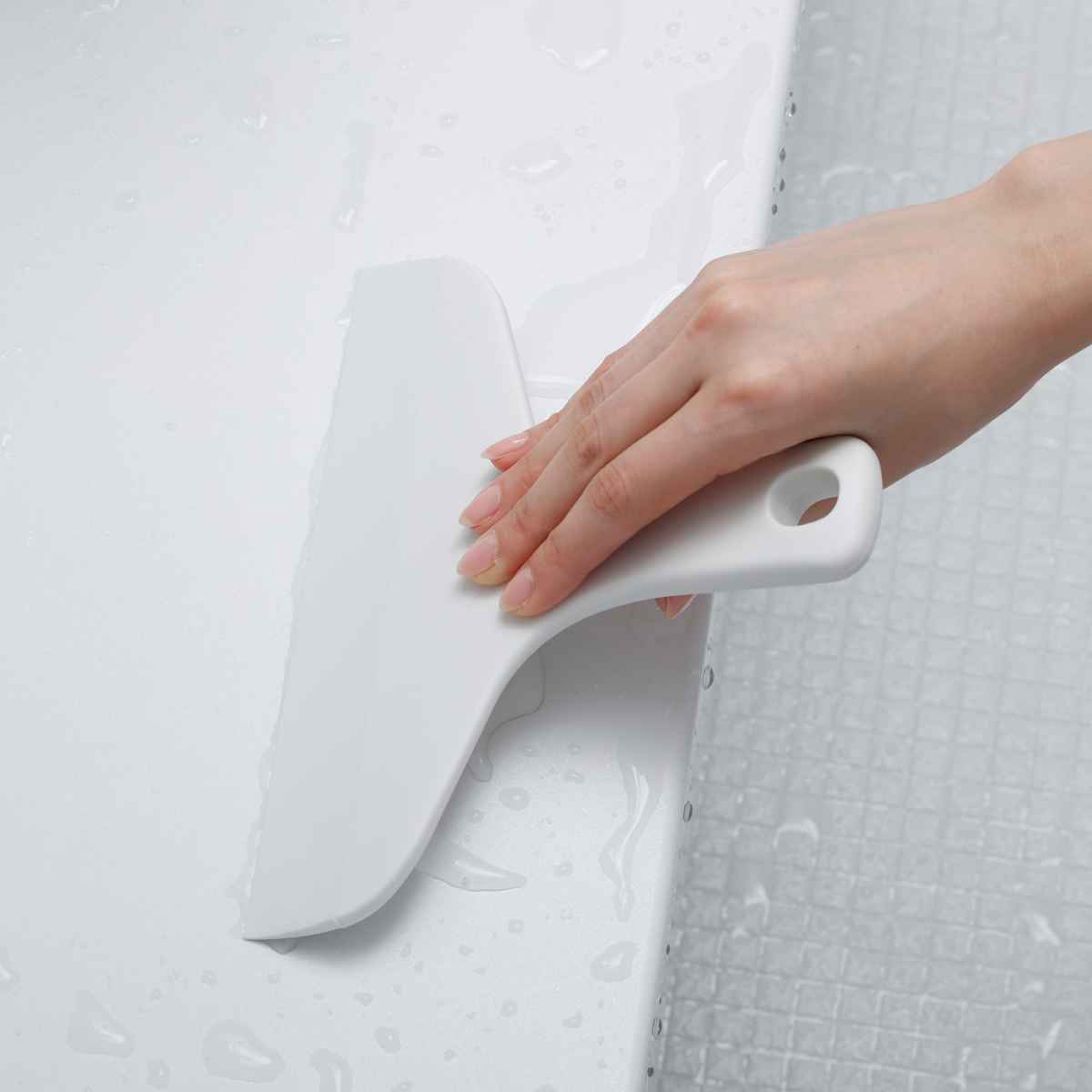 marna マーナ 小回りスキージー W677 ( マーナのきほん ワイパー 水切り 結露 曇り 風呂 お風呂 窓掃除 掃除 清掃 シンプル 鏡 タイル 壁 風呂掃除 浴室 湿気 水分 水はけ 窓ワイパー スクイージー ホワイト 白 グレー ) 【グレー】 グレー