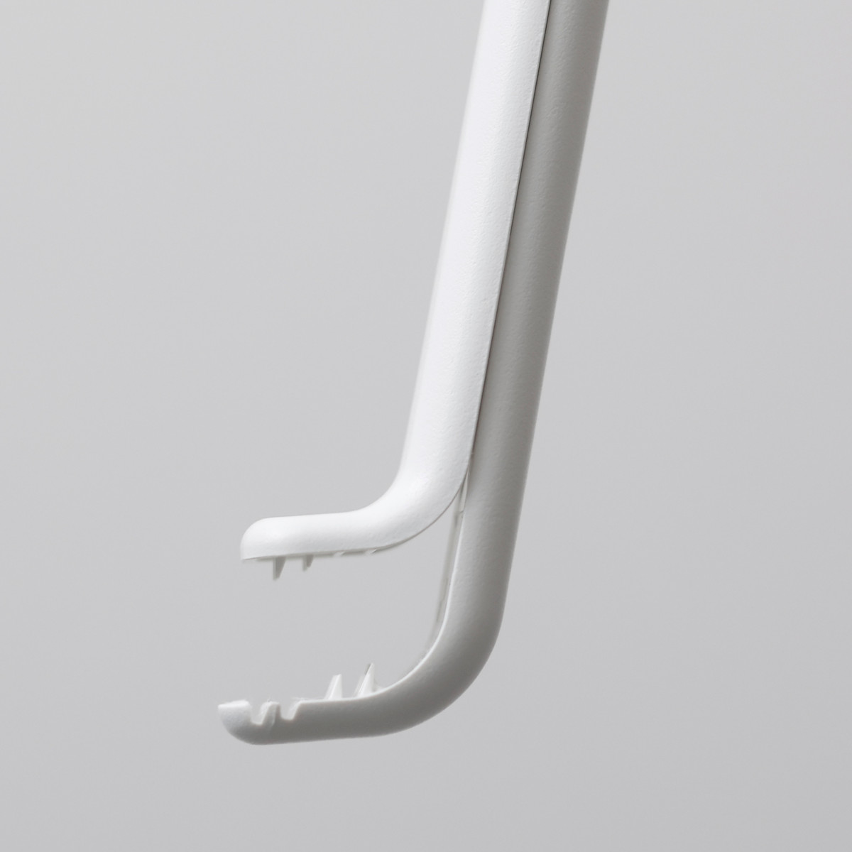 marna マーナ シートを挟むトイレクリーナー・W ( トイレクリーナー 抗菌 トイレ 使い捨てブラシ 流せるトイレブラシ ケース付き コンパクト 柄が長い トイレ用品 ホワイト 白 収納 スタンド 本体 ブラシ入れ 置き型 ワンタッチ )