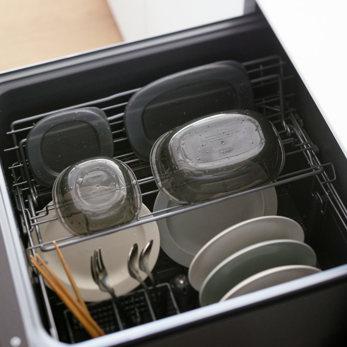 marna マーナ うつわにもなる保存容器 250mL 2個入り K831 ( 密閉 食洗機対応 電子レンジ対応 冷凍 キッチン 積み重ね スタッキング 収納 シンク下 ワンタッチ 保存 容器 軽量 ) 【ダークグレー】 ダークグレー