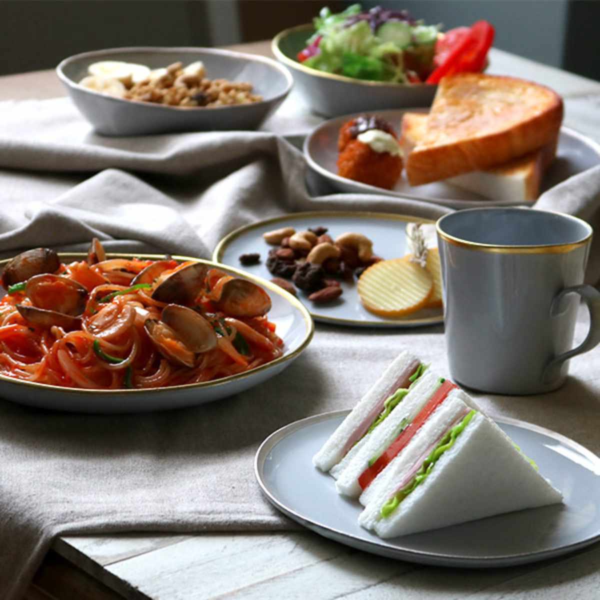 プレート 19cm スリール Sourire 笠間焼 皿 食器 洋食器 陶器 日本製 ゴールド ( 中皿 ケーキ皿 メインプレート 取り皿 平皿 パン皿 丸 取皿 おかず グレー おしゃれ ) 【シルバー】 シルバー