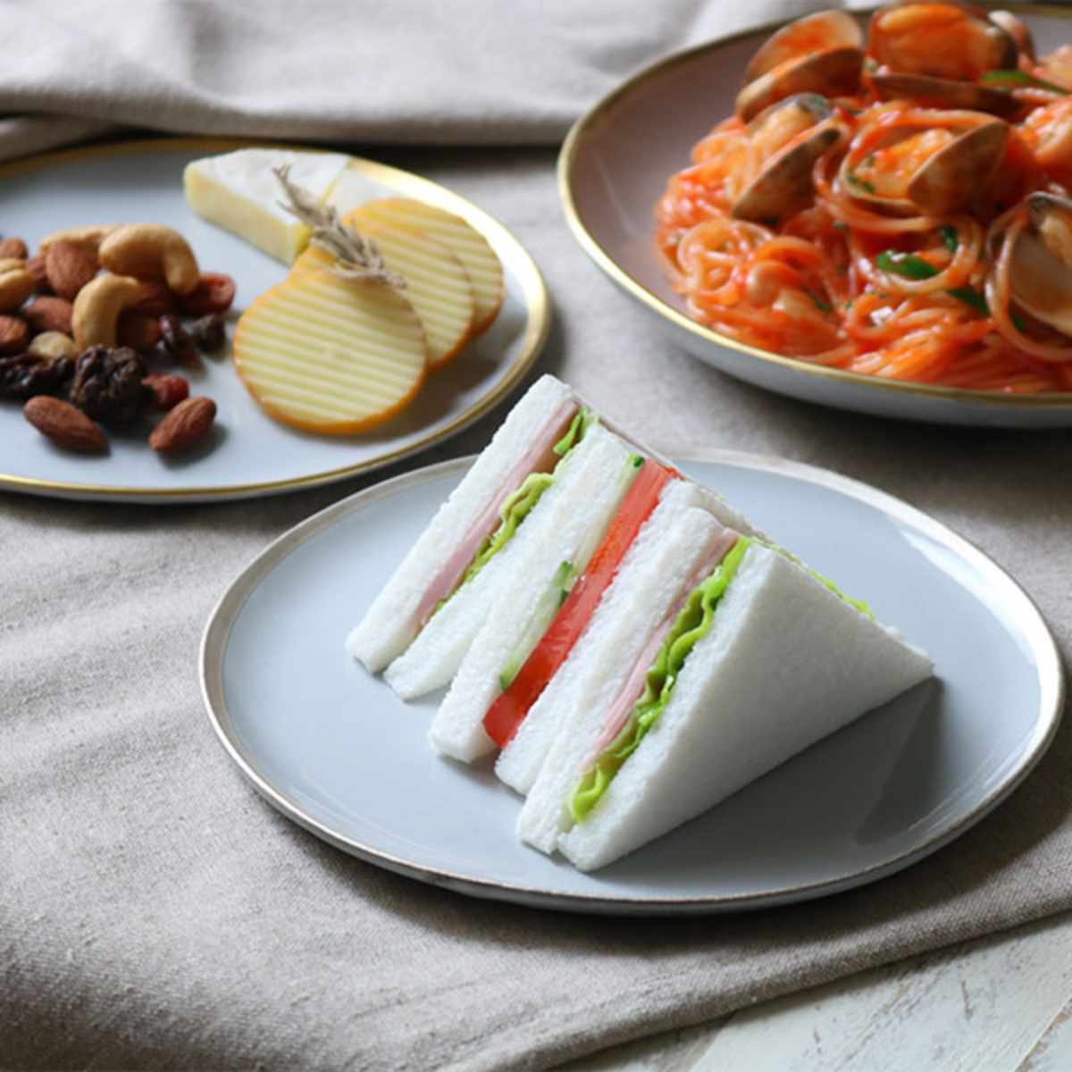 プレート 19cm スリール Sourire 笠間焼 皿 食器 洋食器 陶器 日本製 ゴールド ( 中皿 ケーキ皿 メインプレート 取り皿 平皿 パン皿 丸 取皿 おかず グレー おしゃれ ) 【シルバー】 シルバー