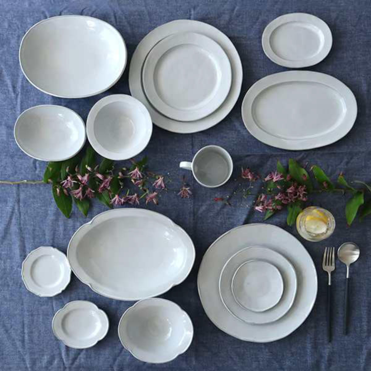 プレート 12cm ラウンド プチ プリンセス Calin 皿 洋食器 陶器 日本製 ( お皿 電子レンジ対応 食洗機対応 輪花皿 豆皿 銘々皿 取り皿 菓子皿 デザート フルーツ おしゃれ 食器 グレー モノトーン )