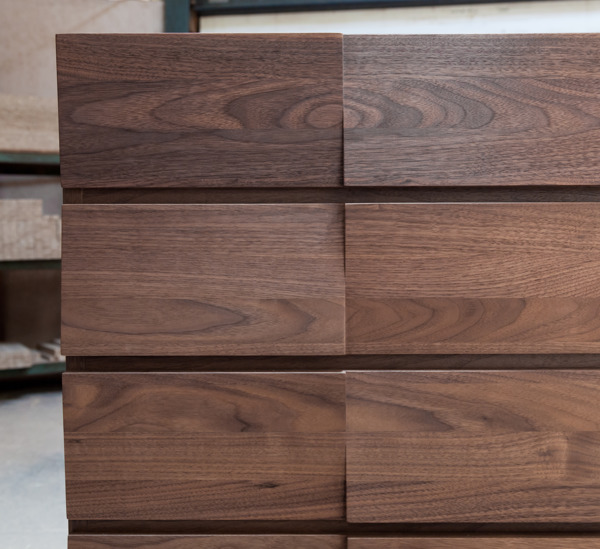 リビングチェスト 6段 モダンデザイン 天然木 日本製 幅58cm ウォールナット ( 開梱設置 チェスト 収納チェスト たんす タンス 収納 引き出し 完成品 国産 リビング収納 木製 木目 モダン ウォルナット 無垢材 おしゃれ ナチュラル )