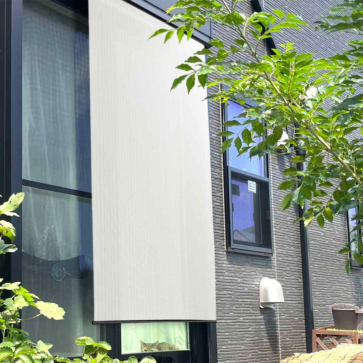 日除け シェード 遮熱 日除け名人 レールタイプ 90cm×180cm ( サンシェード すだれ 日よけ フック付き 遮光 UVカット 省エネ 日差し エコ 暑さ対策 ベランダ ガーデン 庭 エクステリア 屋外用 紫外線カット 日焼け 目隠し 防犯 ) 【シルバー】 シルバー