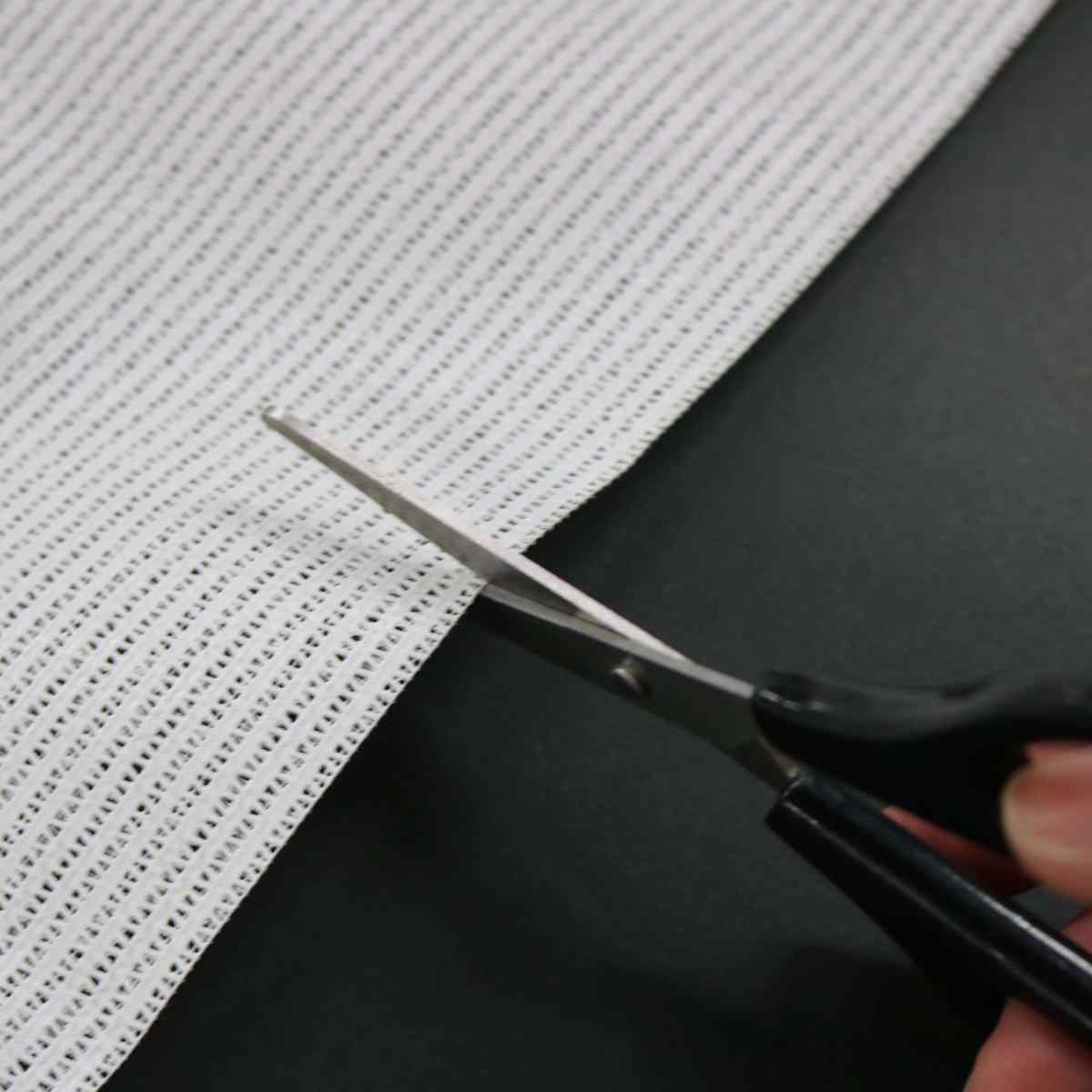 日除け シェード 遮熱 日除け名人 レールタイプ 90cm×180cm ( サンシェード すだれ 日よけ フック付き 遮光 UVカット 省エネ 日差し エコ 暑さ対策 ベランダ ガーデン 庭 エクステリア 屋外用 紫外線カット 日焼け 目隠し 防犯 ) 【シルバー】 シルバー