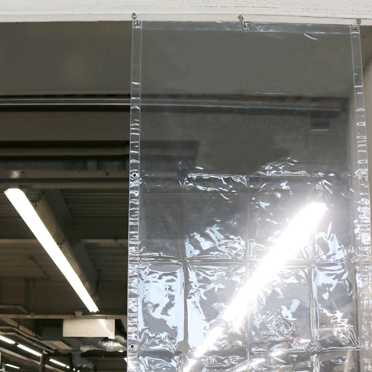 間仕切シート 遮熱 透明 間仕切りシート 90×180cm ( 間仕切り 1畳 遮熱カーテン UVカット 99% 防水 カーテン 内外兼用 夏 冬 雨よけ 雪よけ 業務用 家庭用 窓 すきま風 日焼け防止 UV対策 紫外線カット 節電 冷房 暖房 )