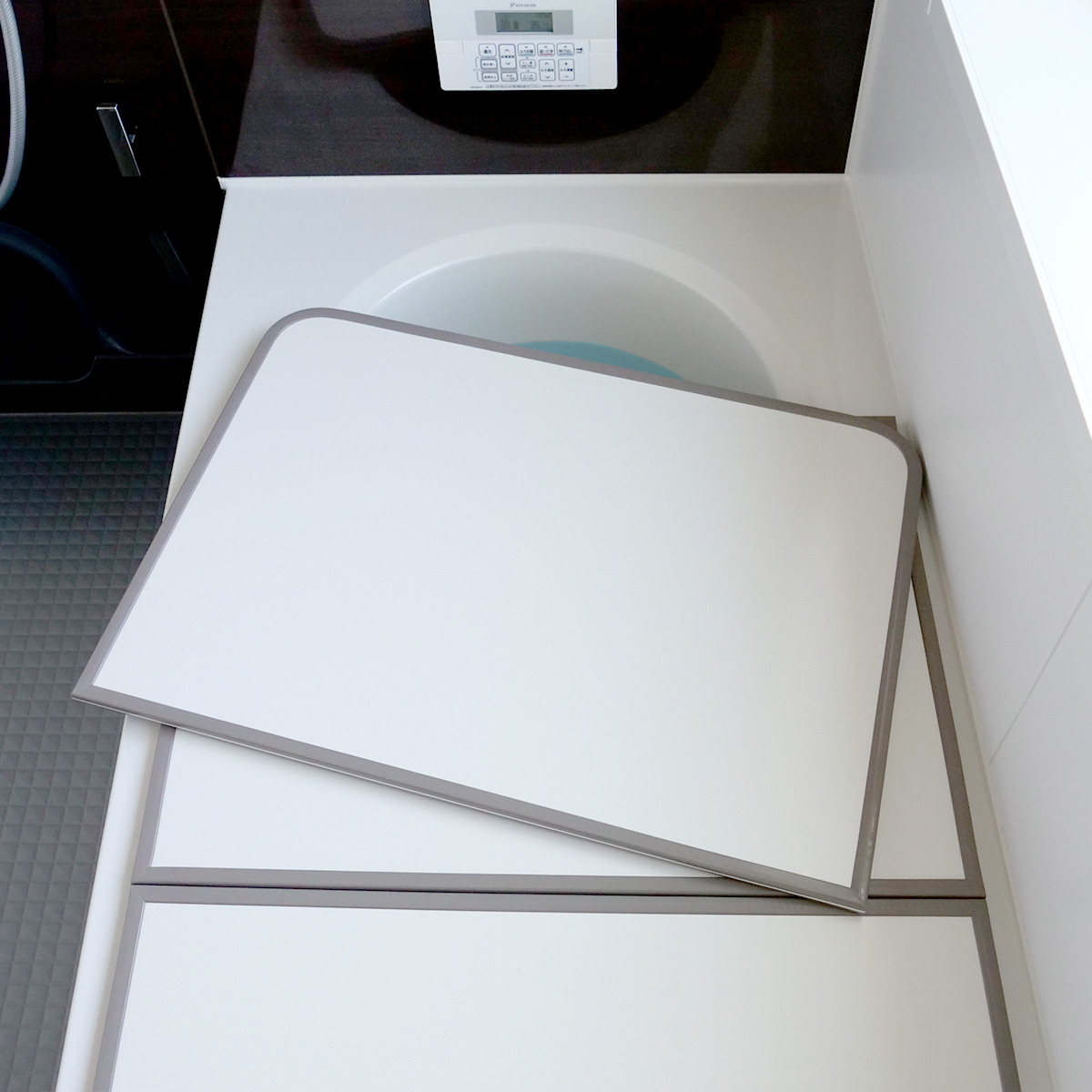 風呂ふた 組み合わせ 軽量 カビの生えにくい風呂ふた M-12 70×120cm 実寸68×118cm 3枚組 ( 風呂蓋 風呂フタ 風呂 ふた 保温 かびにくい 防カビ 3分割 3枚割 )