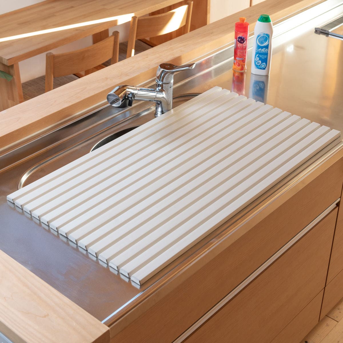 シンクカバー 幅70cm Ag+ 抗菌 シンクの目隠しカバー ペットの侵入を防ぐ 47.2×70cm ( 日本製 シンク用フタ シンク蓋 蓋 フタ 流し台 猫 シンク 防止 シンク用 水回り 目隠し 折りたたみ キッチン )