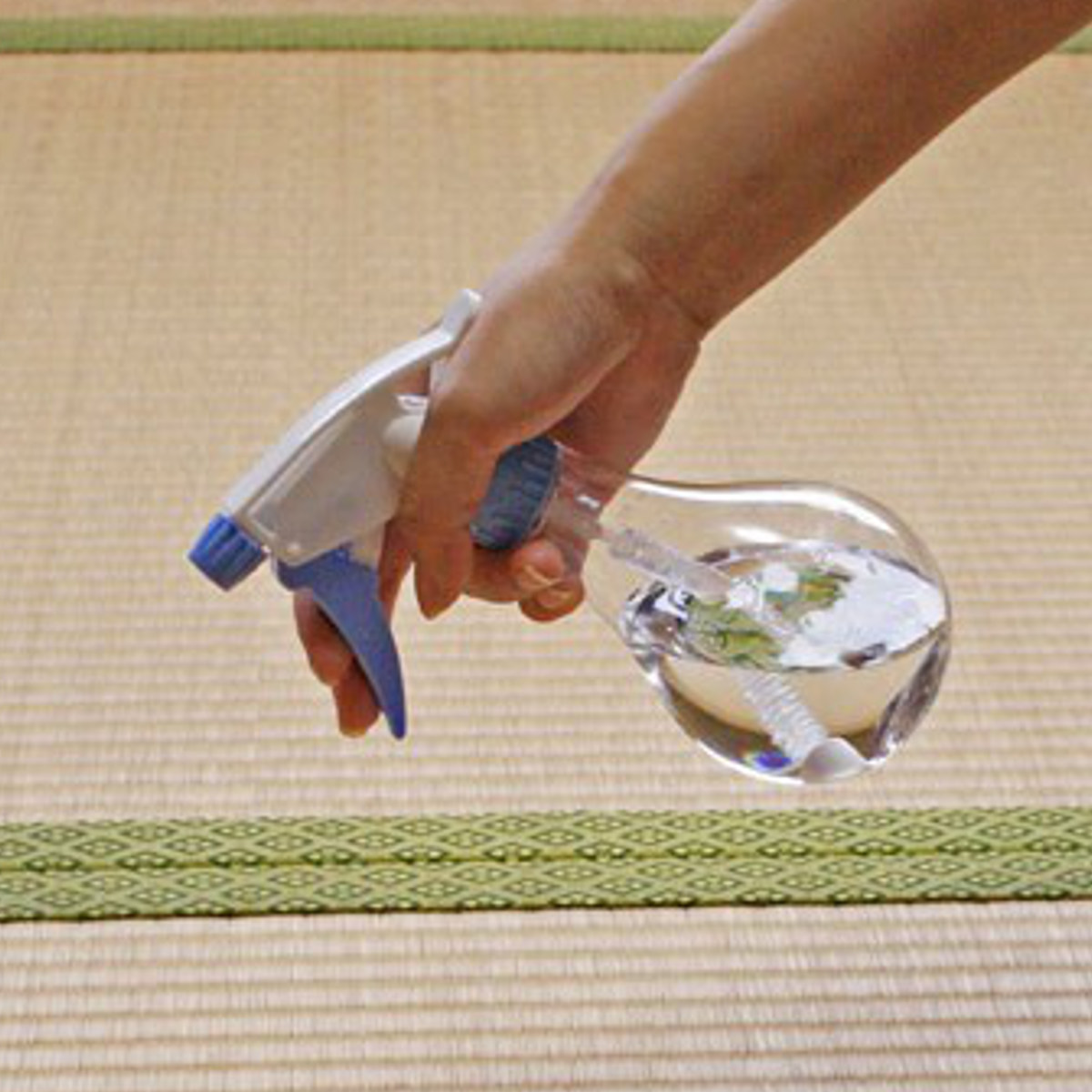 霧吹き ファインスプレー 300ml ( スプレーボトル スプレー ボトル ミストボトル 霧ふき 霧吹 透明 クリア 逆さ 容器 掃除用具 ガーデニング 園芸 洗濯 洗面用品 ヘアセット アイロン )