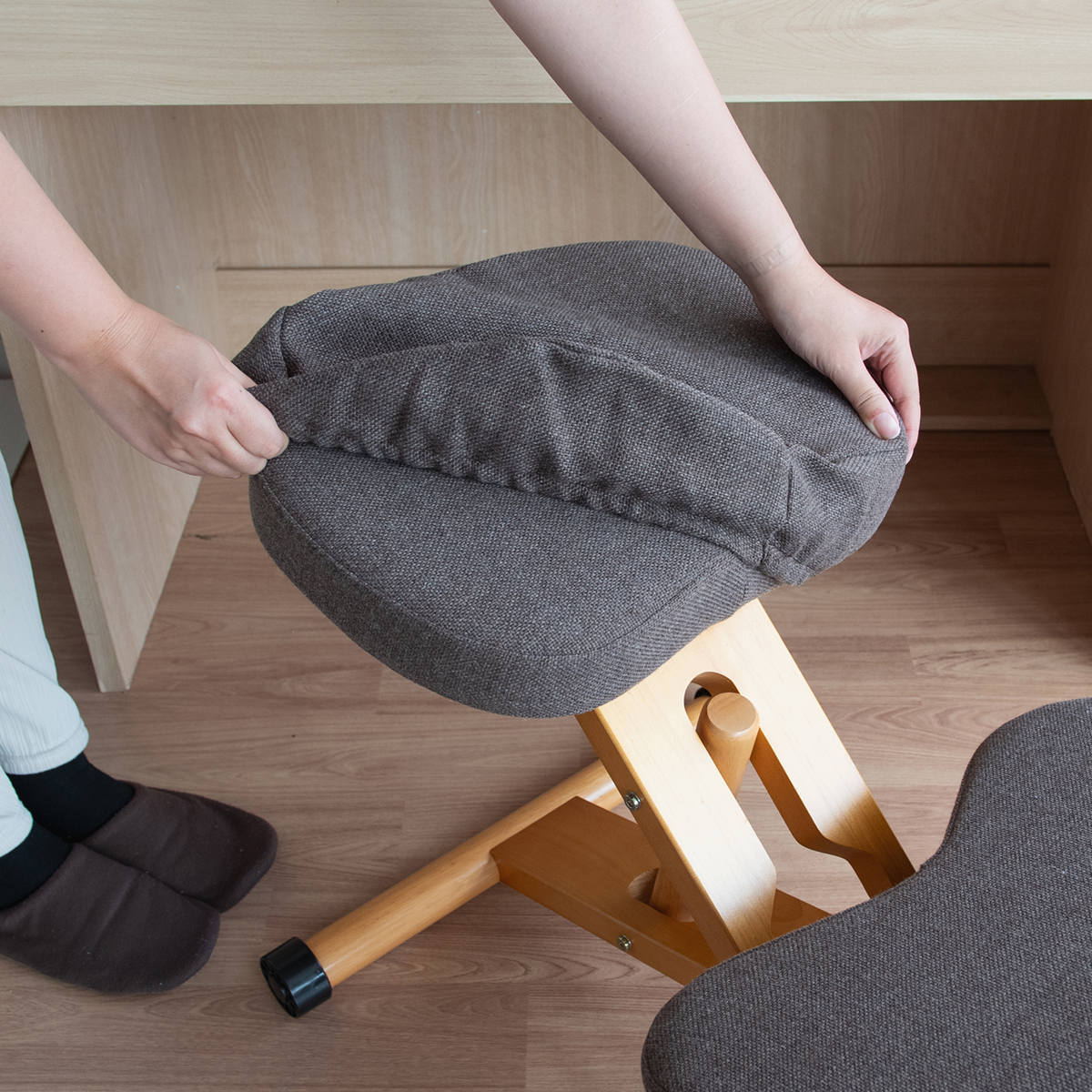 学習チェア 椅子 ホワイトフレーム 補助クッションなしタイプ プロポーションチェアキッズ ( 学習椅子 子ども キッズ 姿勢 高さ調節 天然木 勉強椅子 集中力 リビング学習 キャスター付き 無段階調節 学習机 イス いす ) 【ライトグリーン】 ライトグリーン