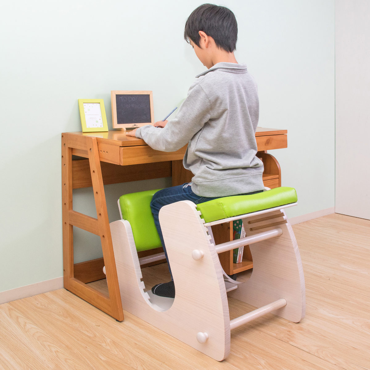 学習チェア 椅子 KEEPY プロポーションチェア ホワイトフレーム ( 学習椅子 チェア 勉強 サポート 姿勢 高さ調節 天然木 木製 ナチュラル 子ども 大人 リビング学習 キッズ テレワーク 在宅 正しい姿勢 集中力アップ 足置き ) 【ブラウン】 ブラウン