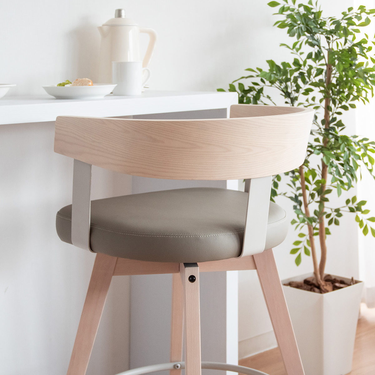 カウンターチェア 回転式 座面高67cm バーチェア Satio ( 背もたれ付き チェア 木製 天然木 回転 フットレスト ハイチェア バースツール イス 椅子 足置き 広めの座面 いす スツール チェアー おしゃれ ハイタイプ キッチン ) 【ダークブラウン×ダークグレー】 ダークブラウン×ダークグレー