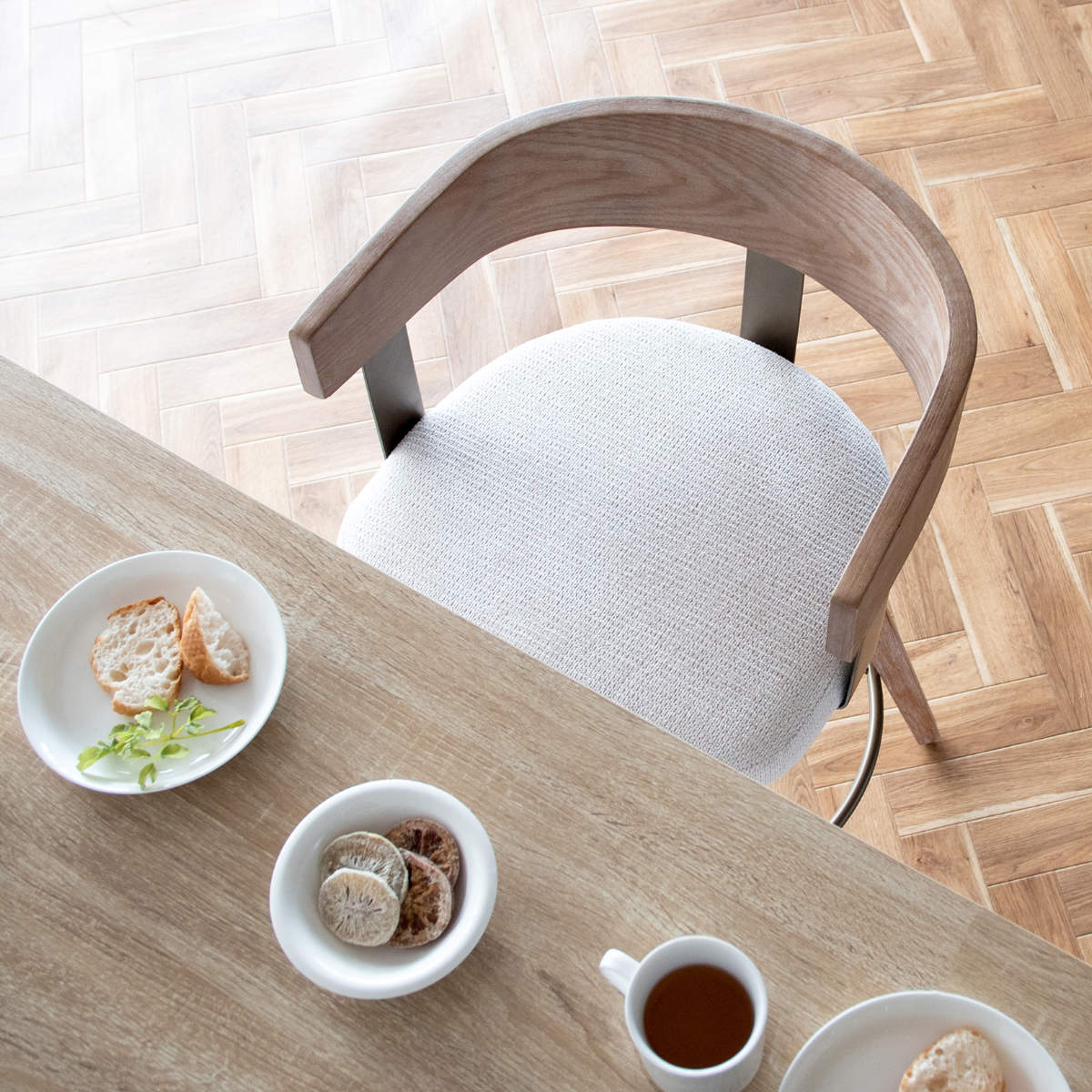 カウンターチェア 回転式 座面高67cm バーチェア Satio ( 背もたれ付き チェア 木製 天然木 回転 フットレスト ハイチェア バースツール イス 椅子 足置き 広めの座面 いす スツール チェアー おしゃれ ハイタイプ キッチン ) 【ダークブラウン×ダークグレー】 ダークブラウン×ダークグレー