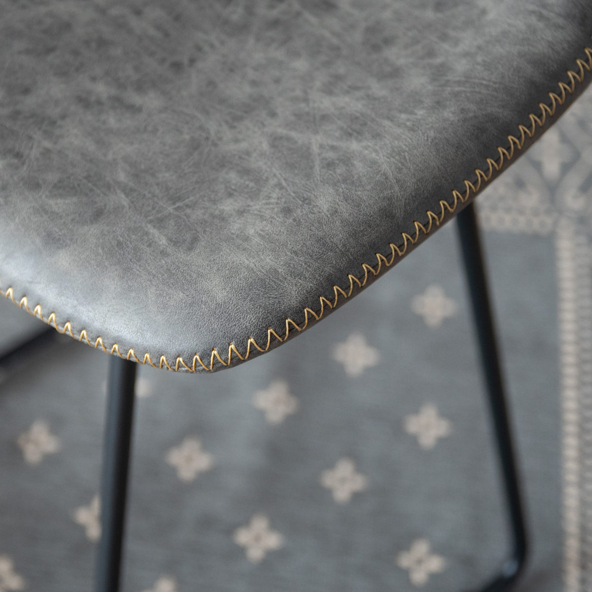 スツール 座面高45cm Filant ( チェア 背もたれなし スチール PUレザー チェアー イス 椅子 いす ダイニングチェア 腰掛け 玄関 デスクチェア 来客用 キッチン おしゃれ リビング デスク 食卓 サブチェア ) 【キャメル】 キャメル