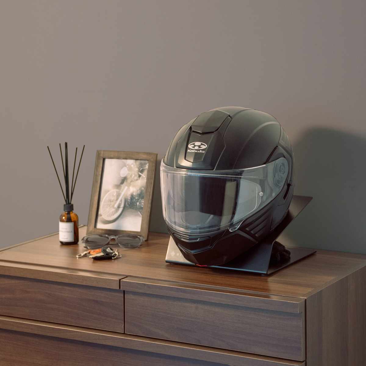 ヘルメットスタンド 幅24cm ディスプレイラック GALEA ( ディスプレイ ラック バイク ヘルメット 棚 収納 卓上 スタンド ブラック ホワイト ) 【ホワイト】 ホワイト