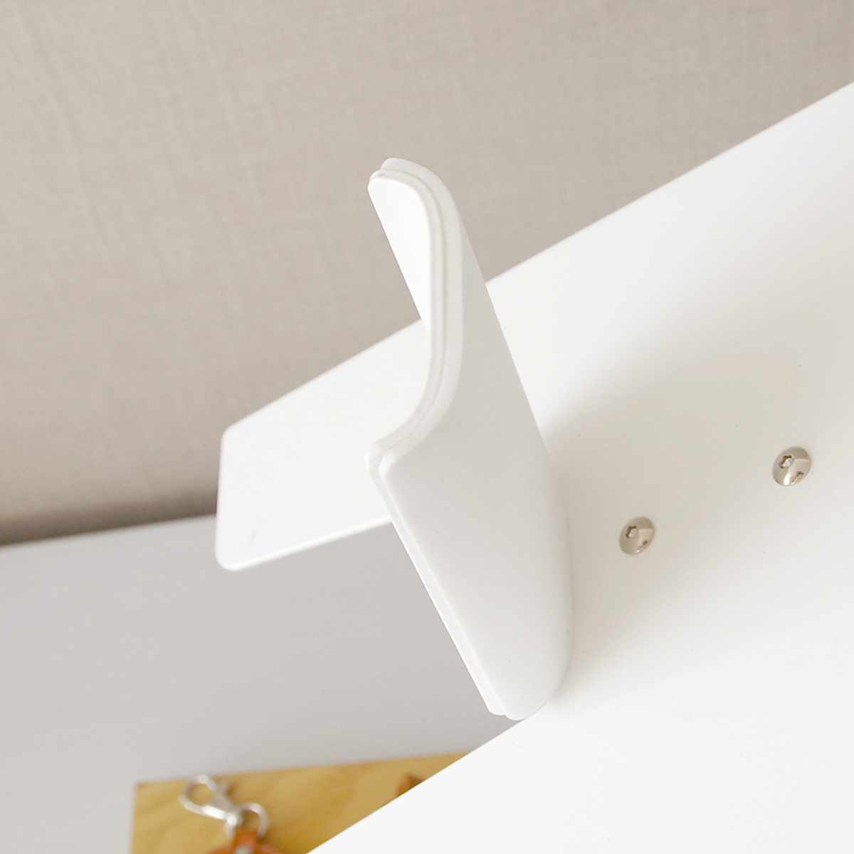 ヘルメットスタンド 幅20cm 棚付 ディスプレイラック GALEA ( ディスプレイ ラック バイク ヘルメット 棚 収納 卓上 スタンド ブラック ホワイト ) 【ブラック】 ブラック