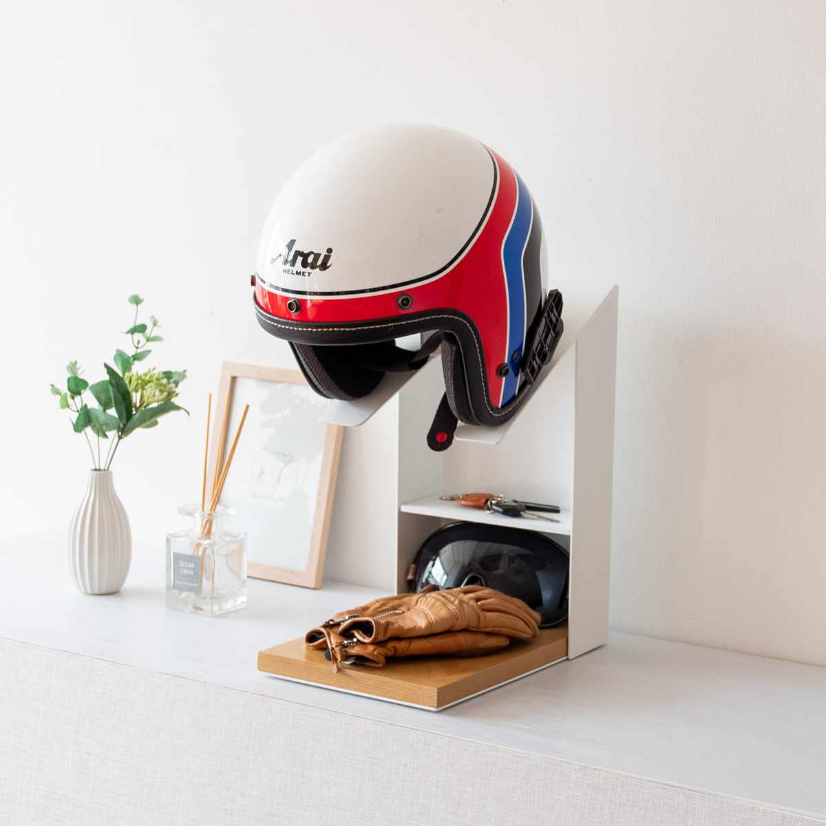 ヘルメットスタンド 幅20cm 棚付 ディスプレイラック GALEA ( ディスプレイ ラック バイク ヘルメット 棚 収納 卓上 スタンド ブラック ホワイト ) 【ブラック】 ブラック