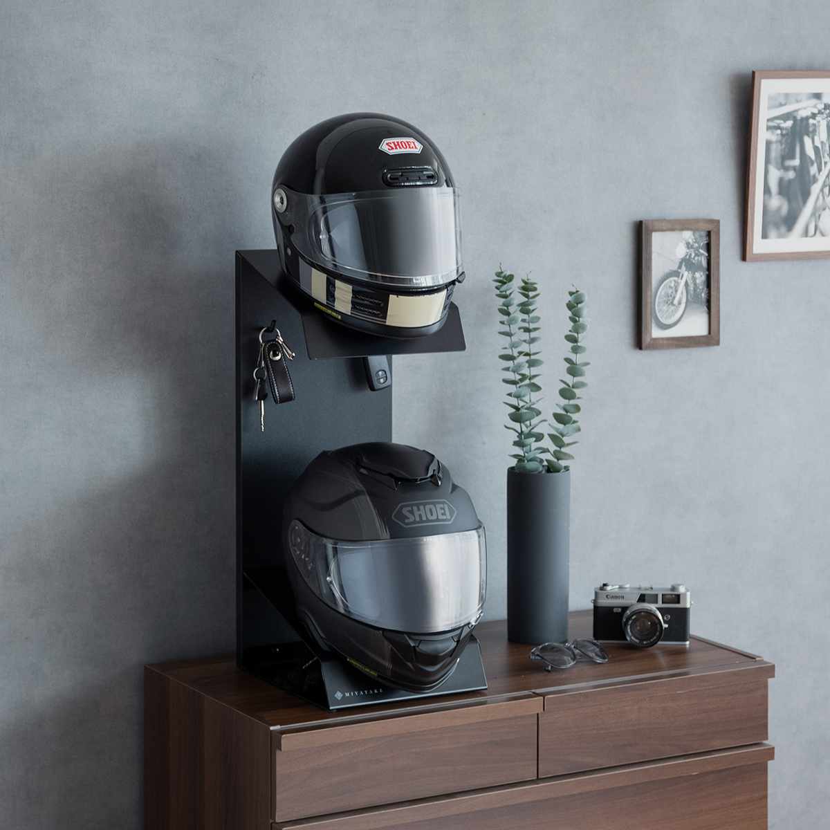 ヘルメットスタンド 幅24cm 2段 ディスプレイラック GALEA ( ディスプレイ ラック バイク ヘルメット 棚 収納 卓上 スタンド ブラック ホワイト ) 【ブラック×ブラウン】 ブラック×ブラウン