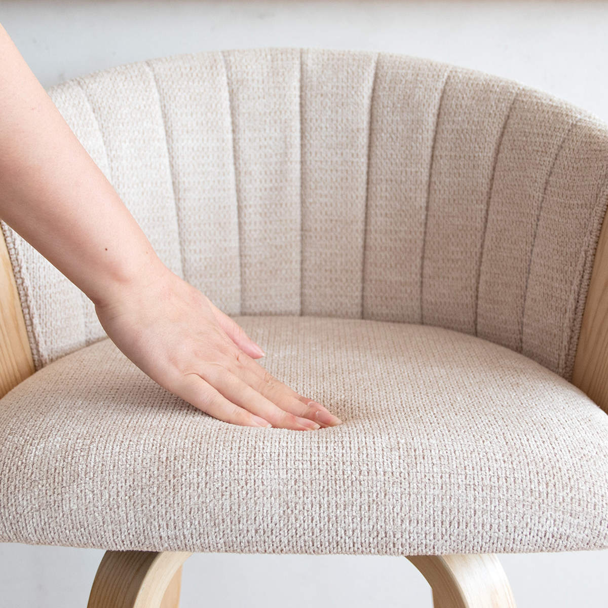 カウンターチェア 回転式 座面高65cm バーチェア Litas ( 背もたれ付き キッチンチェア カウンター イス 椅子 木製 天然木 回転 幅広 座面 フットレスト キッチン ラウンドチェア ダイニング ハイチェア ファブリック おしゃれ ) 【ブラウン×ダークグレー】 ブラウン×ダークグレー