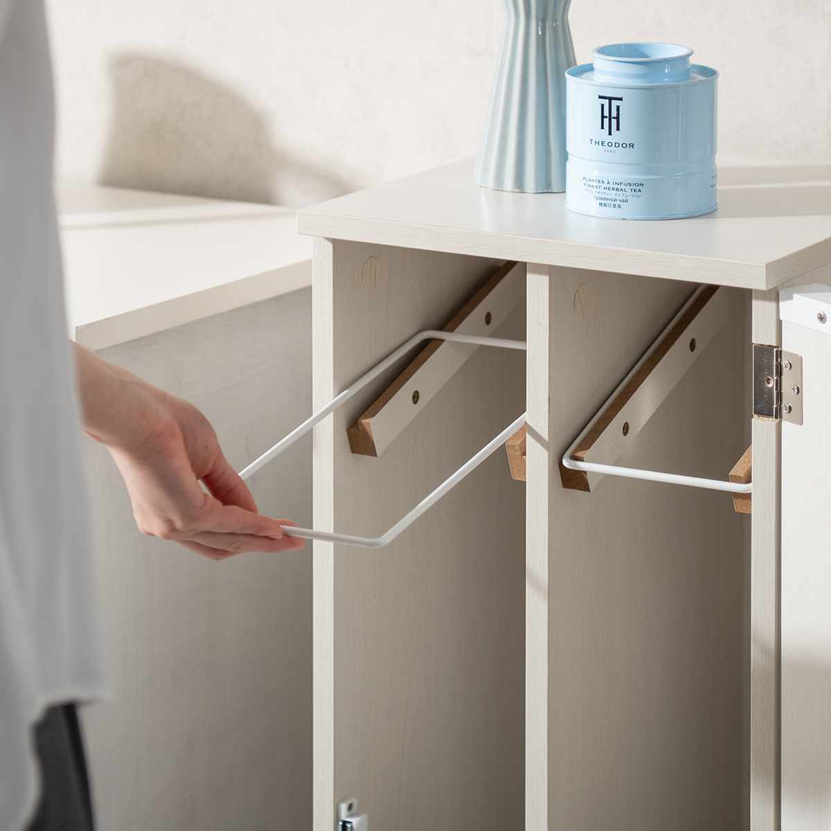 ゴミ箱 70L 2段 分別 ダストボックス NotT 木製 ( ごみ箱 70リットル 3分別 上段 20L×2 下段 30L キッチン スリム おしゃれ ゴミ箱に見えない 資源ゴミ 可燃ゴミ インテリア 家具調 木目 キャスター付き ) 【ナチュラル】 ナチュラル