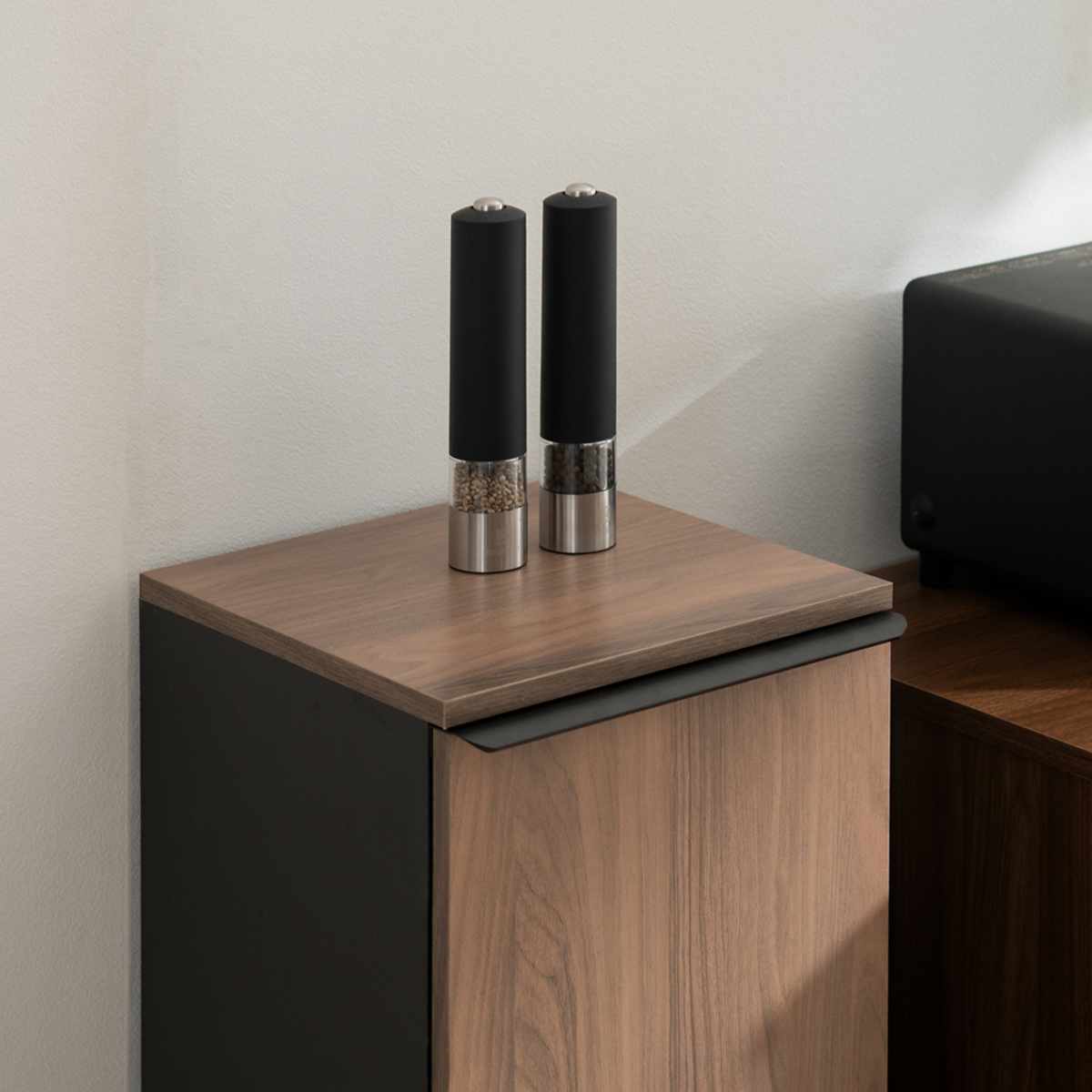 ゴミ箱 70L 2段 分別 ダストボックス NotT 木製 ( ごみ箱 70リットル 3分別 上段 20L×2 下段 30L キッチン スリム おしゃれ ゴミ箱に見えない 資源ゴミ 可燃ゴミ インテリア 家具調 木目 キャスター付き ) 【ナチュラル】 ナチュラル