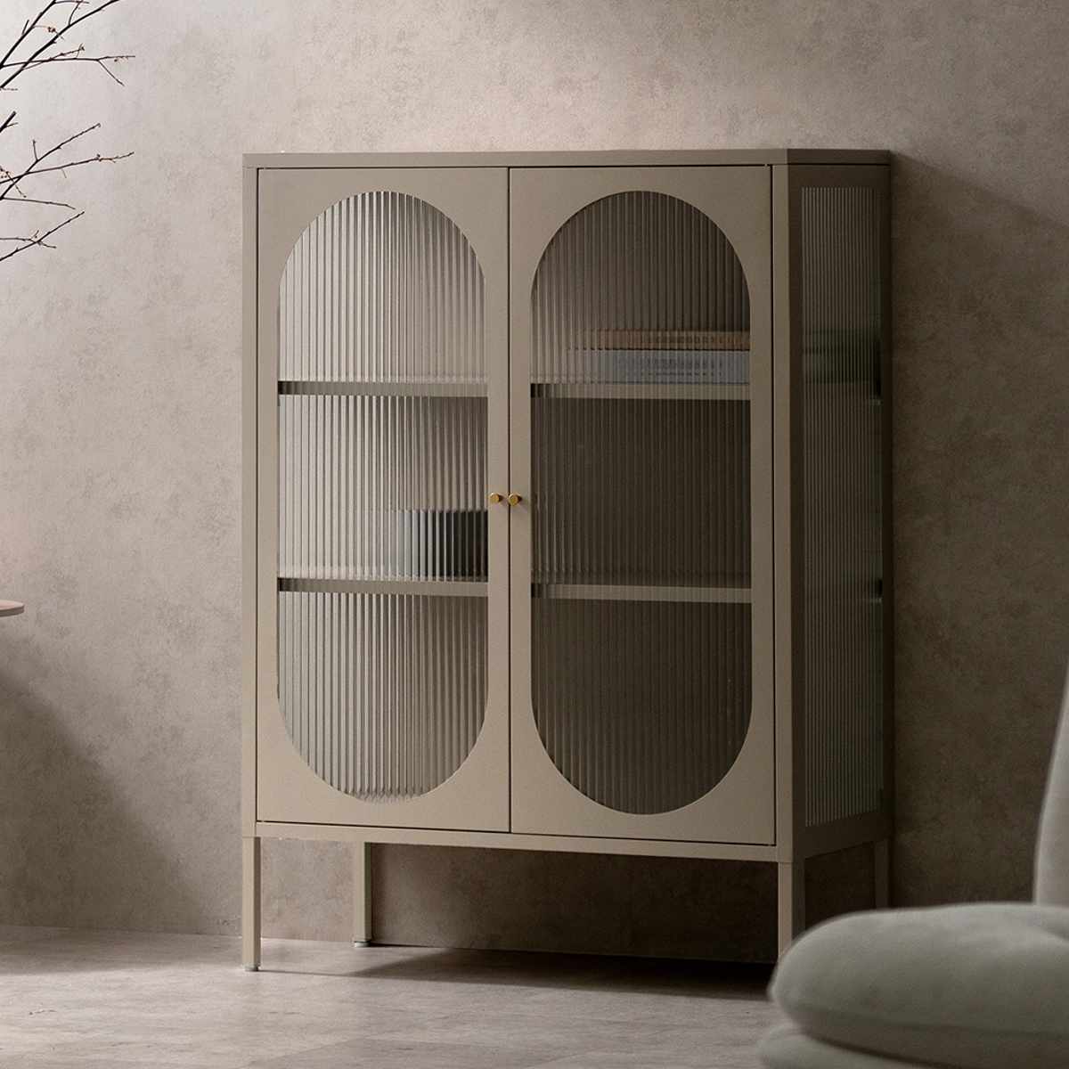 ガラスキャビネット 幅80cm Muun 可動棚 スチール 波板ガラス ( キャビネット 扉 ガラス扉 観音開き 両開き 本棚 ムーン スチールラック ラック 食器棚 飾り棚 キッチン リビング 小物収納 ガラス 透け感 ベージュ ホワイト ) 【ホワイト】 ホワイト