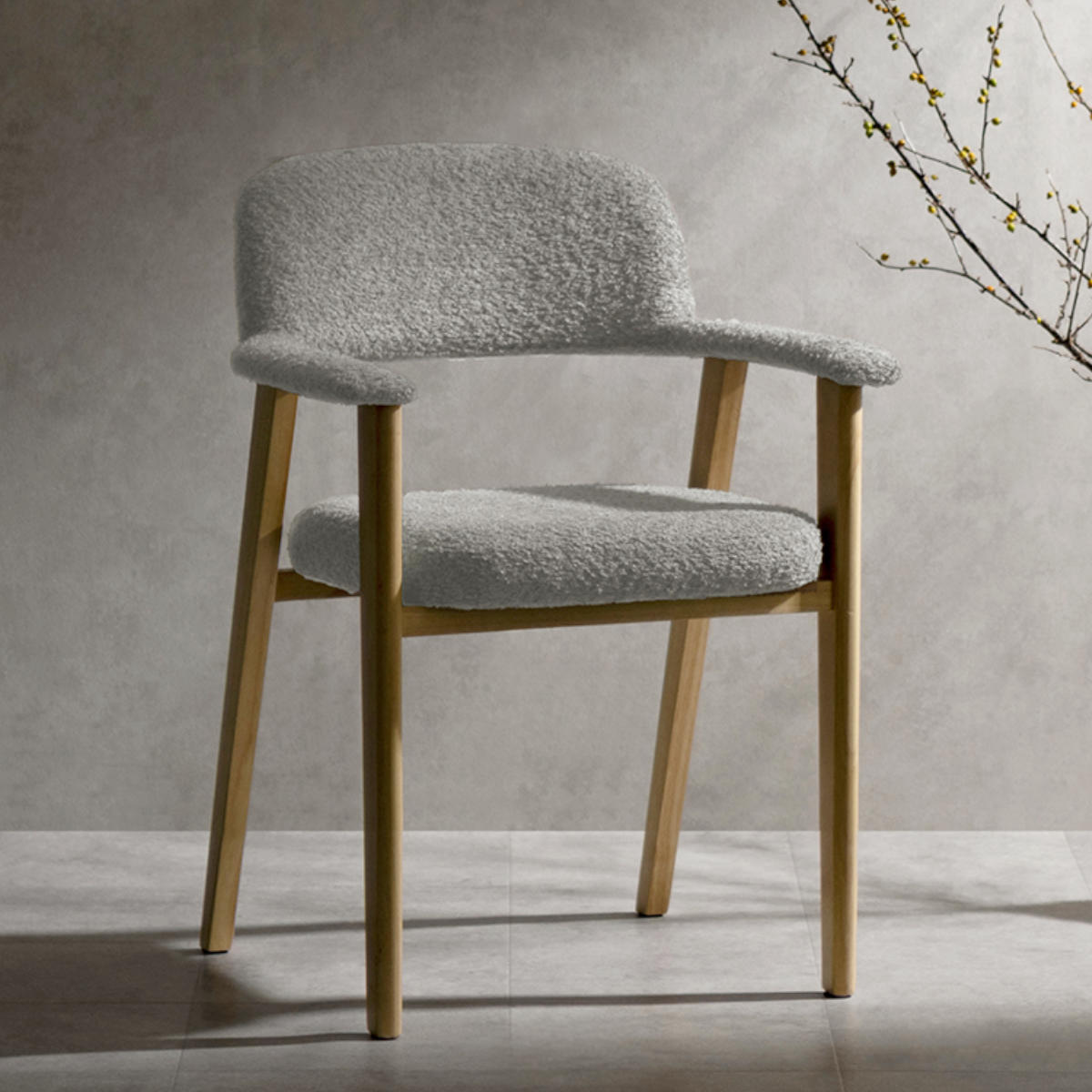 ダイニングチェア 座面高45cm 2脚セット 肘付き Levo 木製 ブークレ生地 Signature Studio ( チェア ダイニング イス 椅子 天然木 食卓椅子 肘掛け アームレスト チェアー いす 食卓 リビング リビングチェア クッション座面 ) 【ブラウン】 ブラウン