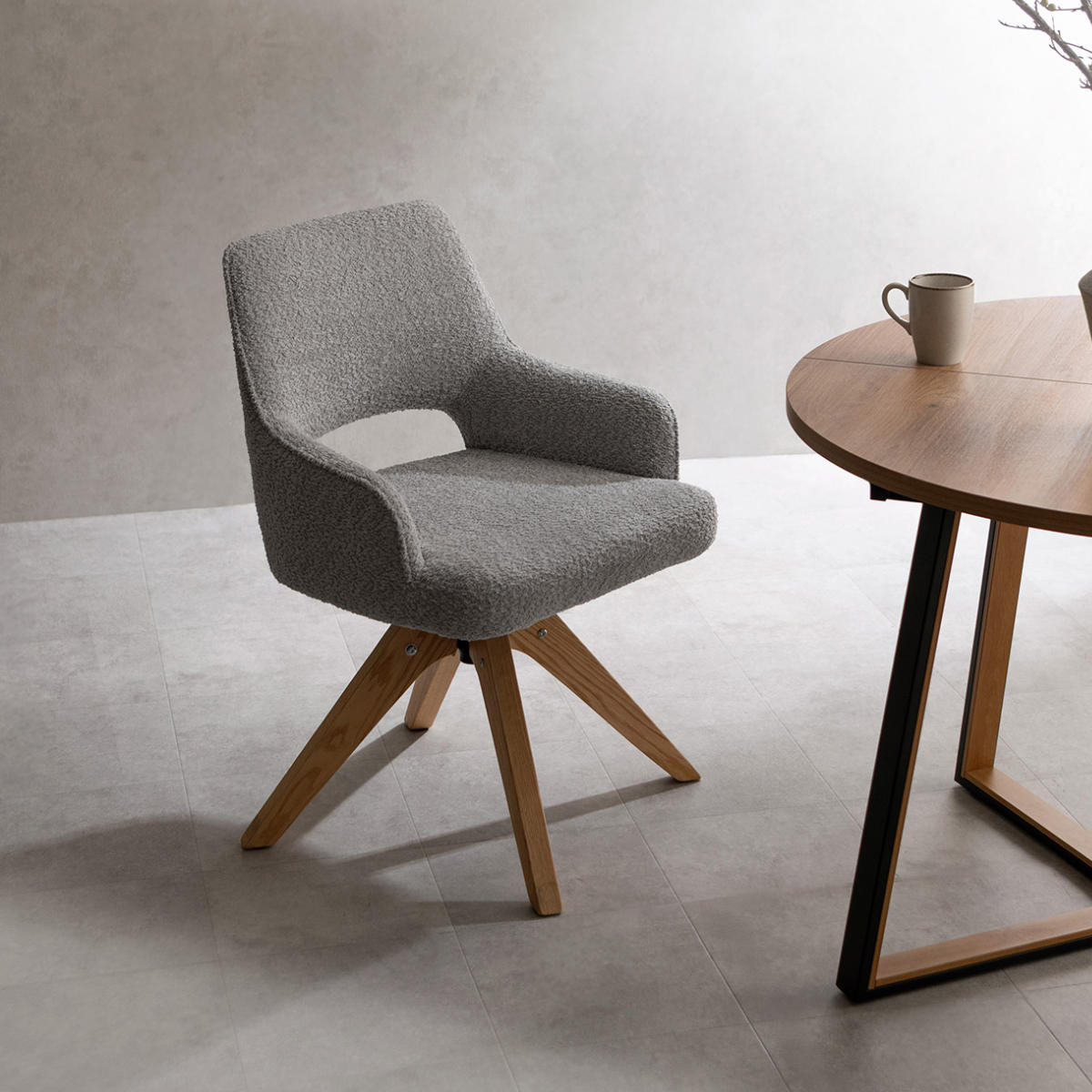 ダイニングチェア 座面高47cm 回転 肘掛け付き ブークレ生地 Oria Signature Studio ( チェア ダイニング イス 天然木 食卓椅子 ウレタン ポケットコイル 椅子 チェアー いす 食卓 リビング リビングチェア ファブリック 回転椅子 ) 【ブラウン】 ブラウン