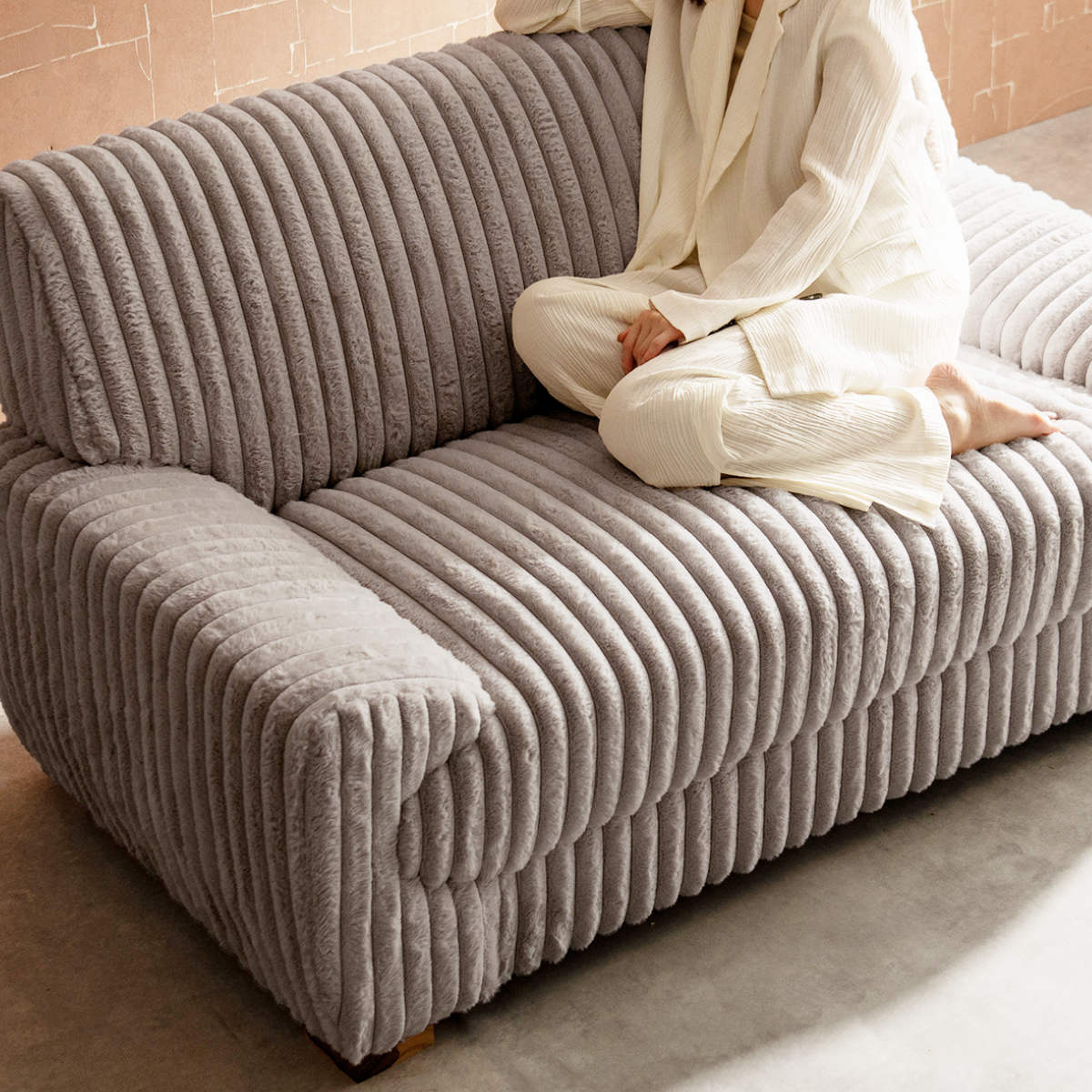 ソファ 幅148cm 2人掛け Meissa Signature Studio ( リビングソファ sofa ブークレ コーデュロイ ウレタン ポケットコイル 座面 広い 完成品 クッション付き 木脚 天然木 ダイニングソファ ソファー ファブリック ) 【コーデュロイグレー】 コーデュロイグレー