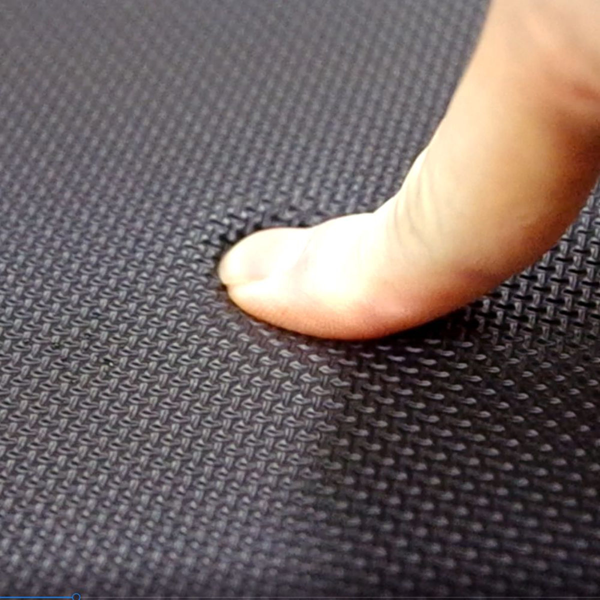 業務用マット ワーククッション 50×100cm 穴有 ( 法人限定 業務用 滑り止めマット 厚手 クッション 耐薬 疲労軽減 断熱 冷え対策 水はけ 疲労軽減マット クッションマット 床 立ち作業 衝撃緩衝 工場 )