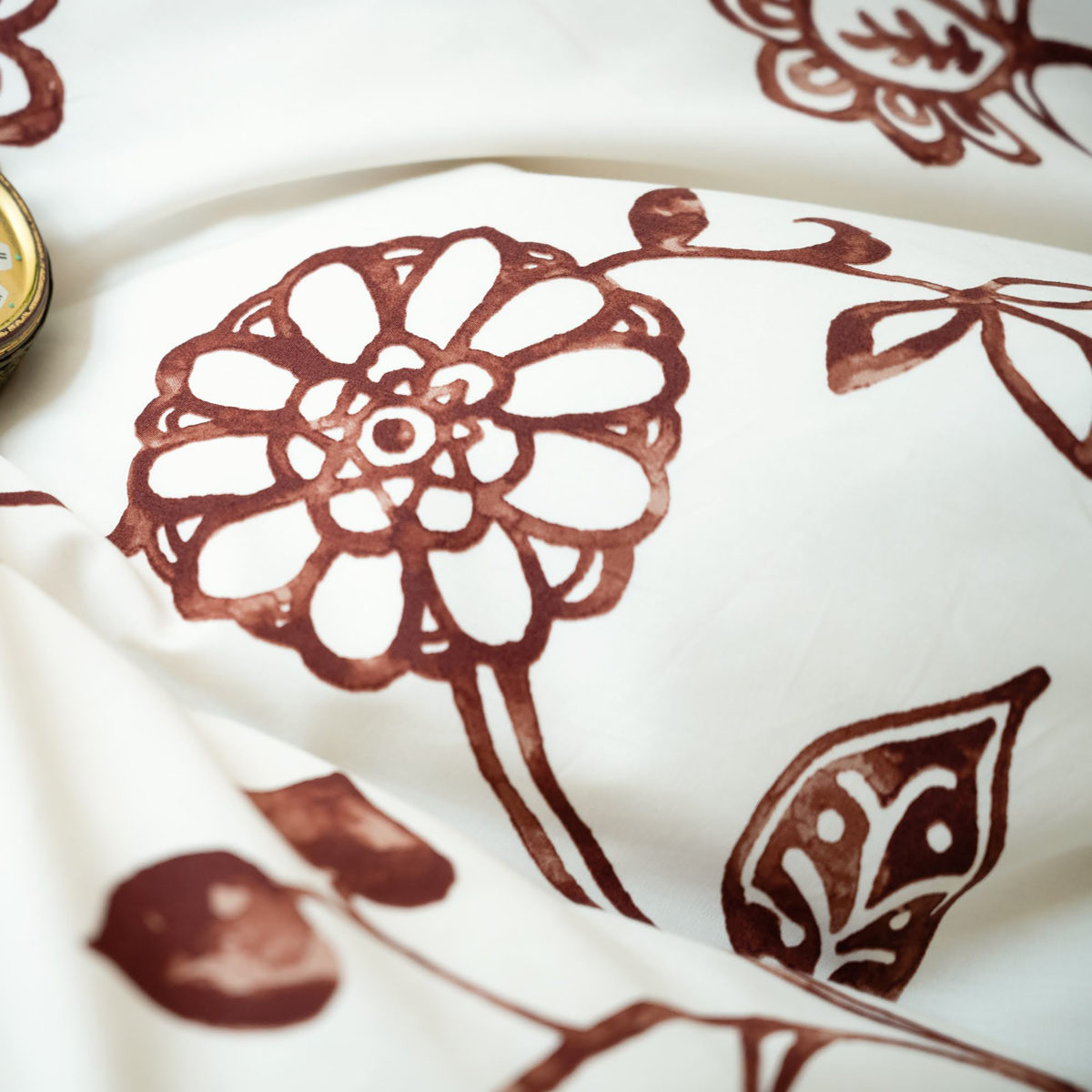 掛け布団カバー Fab the Home シングル エイジア 花柄 綿100% ( 布団カバー かけ布団カバー 掛けふとんカバー ファブザホーム コットン 綿 フラワー モノトーン ひも付き サイドファスナー ) 【ネイビー】 ネイビー