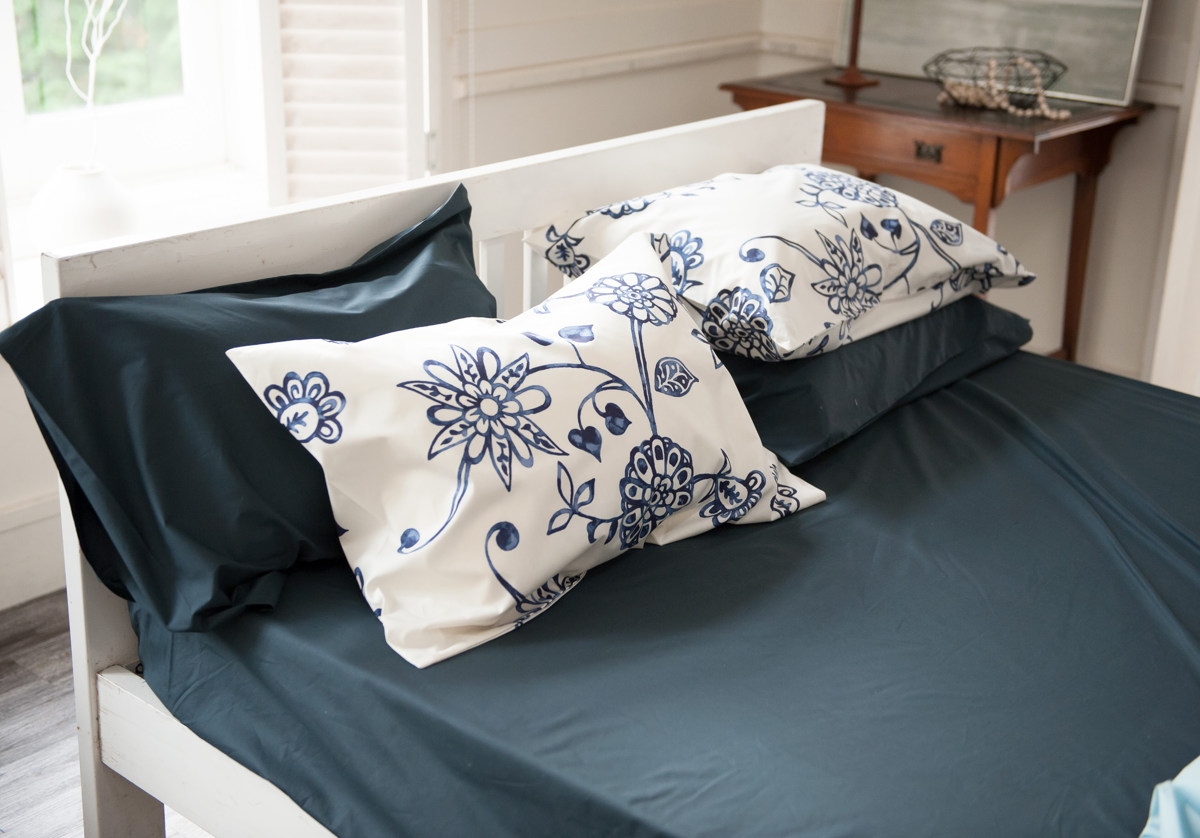 枕カバー Fab the Home 43×63cm用 エイジア 花柄 綿100% ( ピローカバー ピローケース まくらカバー ファブザホーム コットン 綿 フラワー モノトーン 丈夫 合わせ式 ) 【ネイビー】 ネイビー