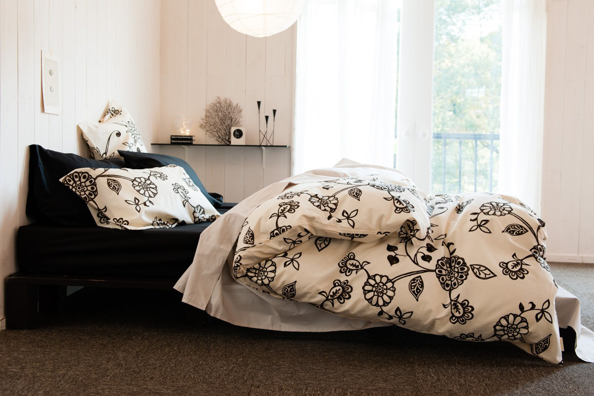 枕カバー Fab the Home 43×63cm用 エイジア 花柄 綿100% ( ピローカバー ピローケース まくらカバー ファブザホーム コットン 綿 フラワー モノトーン 丈夫 合わせ式 ) 【ネイビー】 ネイビー