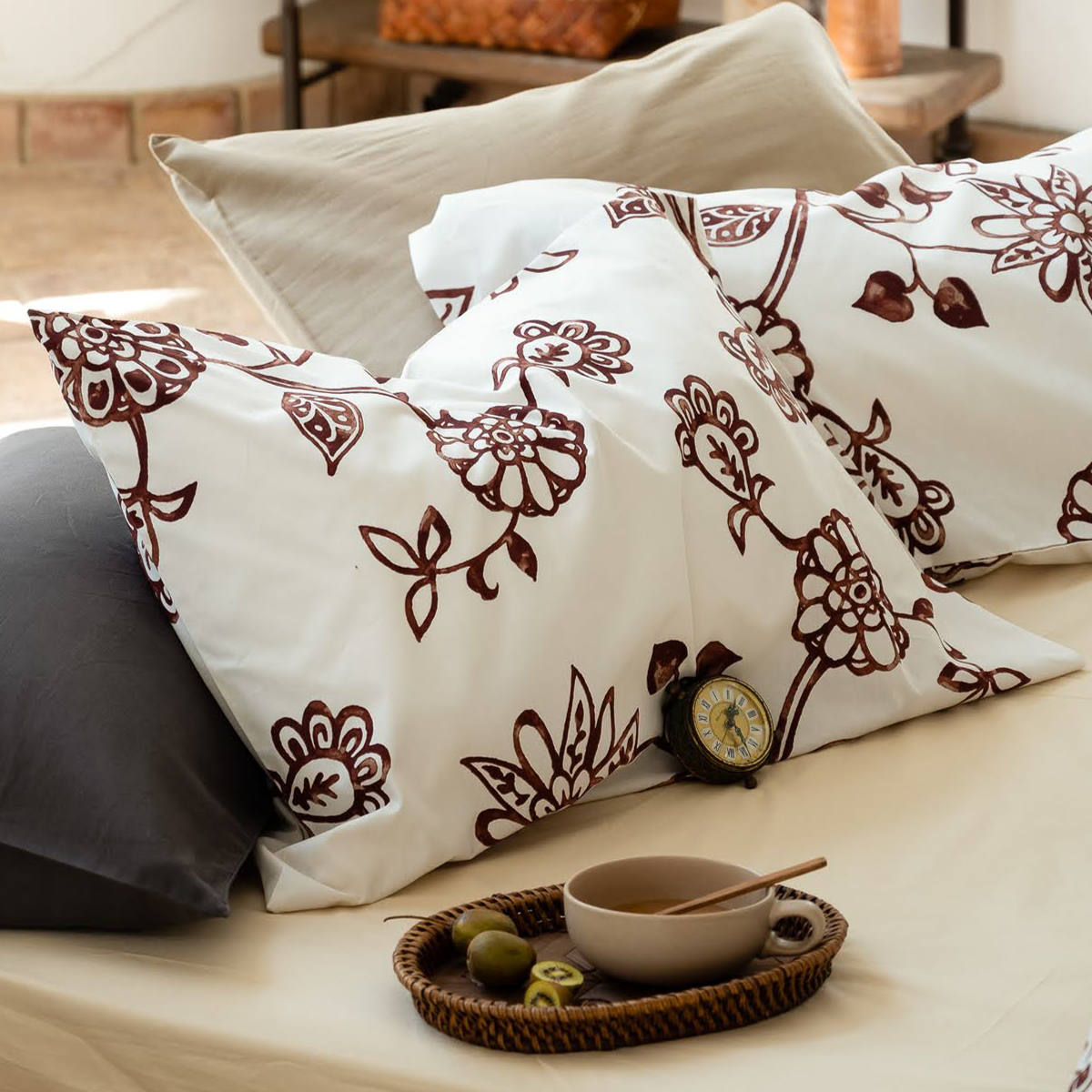 枕カバー Fab the Home 43×63cm用 エイジア 花柄 綿100% ( ピローカバー ピローケース まくらカバー ファブザホーム コットン 綿 フラワー モノトーン 丈夫 合わせ式 ) 【ネイビー】 ネイビー