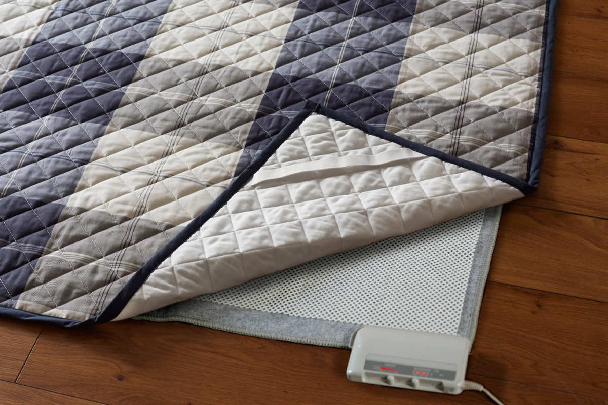 ラグ Fab the Home 190×240cm アクロス 洗える ( ラグマット カーペット 絨毯 アクセントラグ マット キルトラグ キルティング ホットカーペット 床暖 対応 洗濯できる インテリア チェック ブロックチェック )