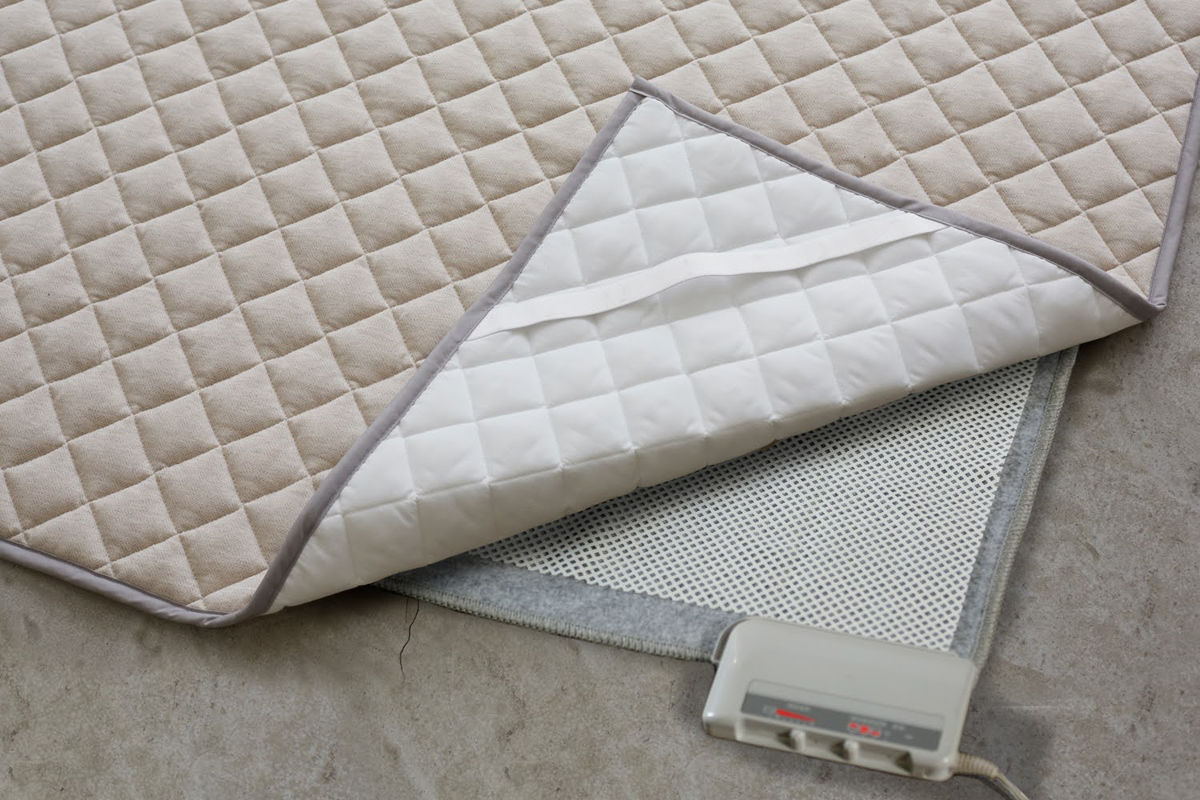 ラグ Fab the Home 130×190cm ヘリンボーンニット 洗える ( ラグマット カーペット 絨毯 アクセントラグ マット キルトラグ キルティング ホットカーペット 床暖 対応 洗濯できる インテリア ヘリンボーン ) 【フェザーグレイ】 フェザーグレイ