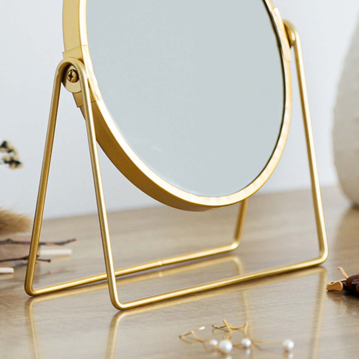 卓上スタンドミラー ロータイプ 片面拡大鏡 3倍率 LINO ( 両面 鏡 ミラー ゴールド 丸 ラウンド 円形 卓上 インテリアミラー 高級感 化粧 メイク コンパクト ディスプレイ )