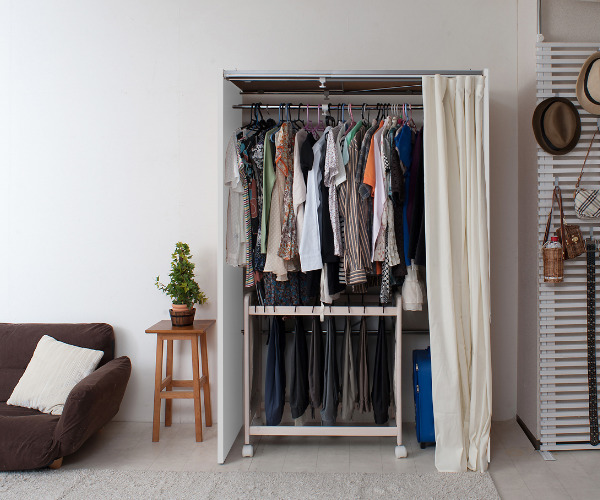 伸縮クローゼット 最大幅125cm ハンガーラック カーテン付き 日本製 ( 衣類収納 大型 木製 コートハンガー 伸縮式 ワードローブ パイプハンガー ) 【ナチュラル】 ナチュラル