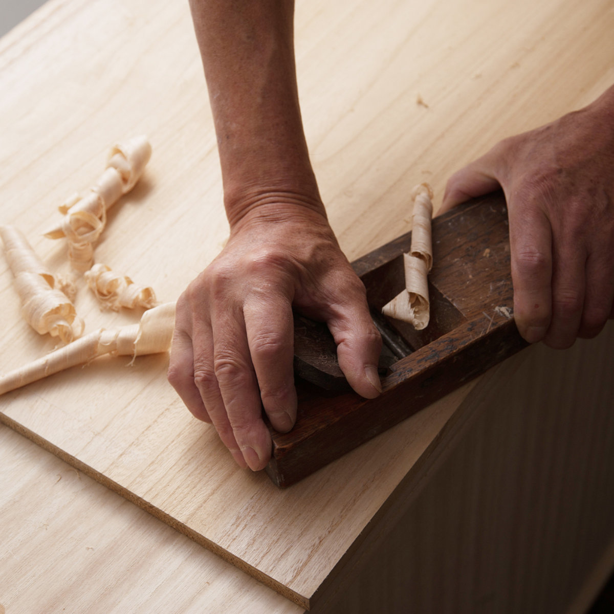 桐タンス 幅98cm 3段 朱色 朱雀 日本製 ( 桐 たんす 天然木 防虫 調湿 上置き兼用 完成品 チェスト 着物収納 桐たんす たとう紙 総桐 三杯 引き出し )