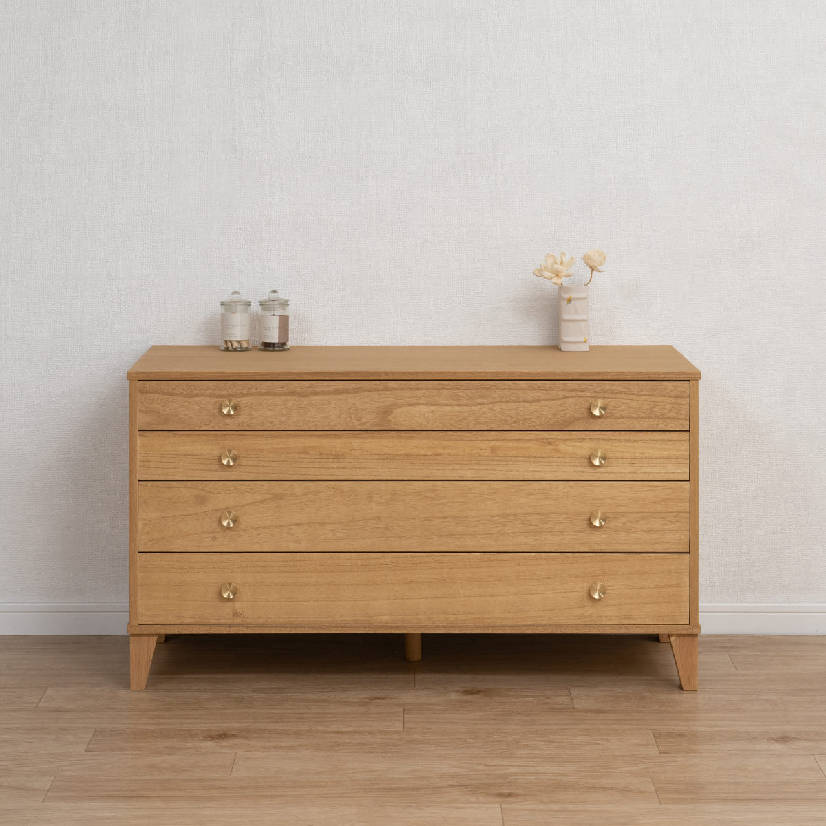 桐 脚付き洋風チェスト 幅100cm 4段 真鍮取っ手 積み重ね 日本製 ( チェスト 脚付 洋風 天然木 防虫 調湿 完成品 着物収納 桐たんす たとう紙 総桐 四杯 真鍮 ナチュラル ブラウン グレー ) 【グレー】 グレー