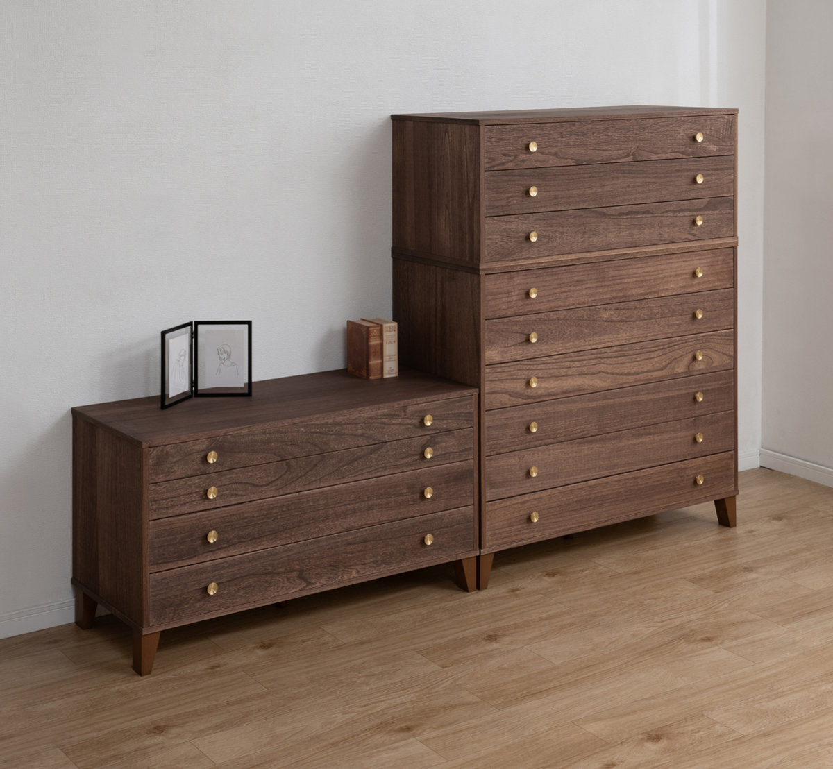 桐 脚付き洋風チェスト 幅100cm 4段 真鍮取っ手 積み重ね 日本製 ( チェスト 脚付 洋風 天然木 防虫 調湿 完成品 着物収納 桐たんす たとう紙 総桐 四杯 真鍮 ナチュラル ブラウン グレー ) 【グレー】 グレー