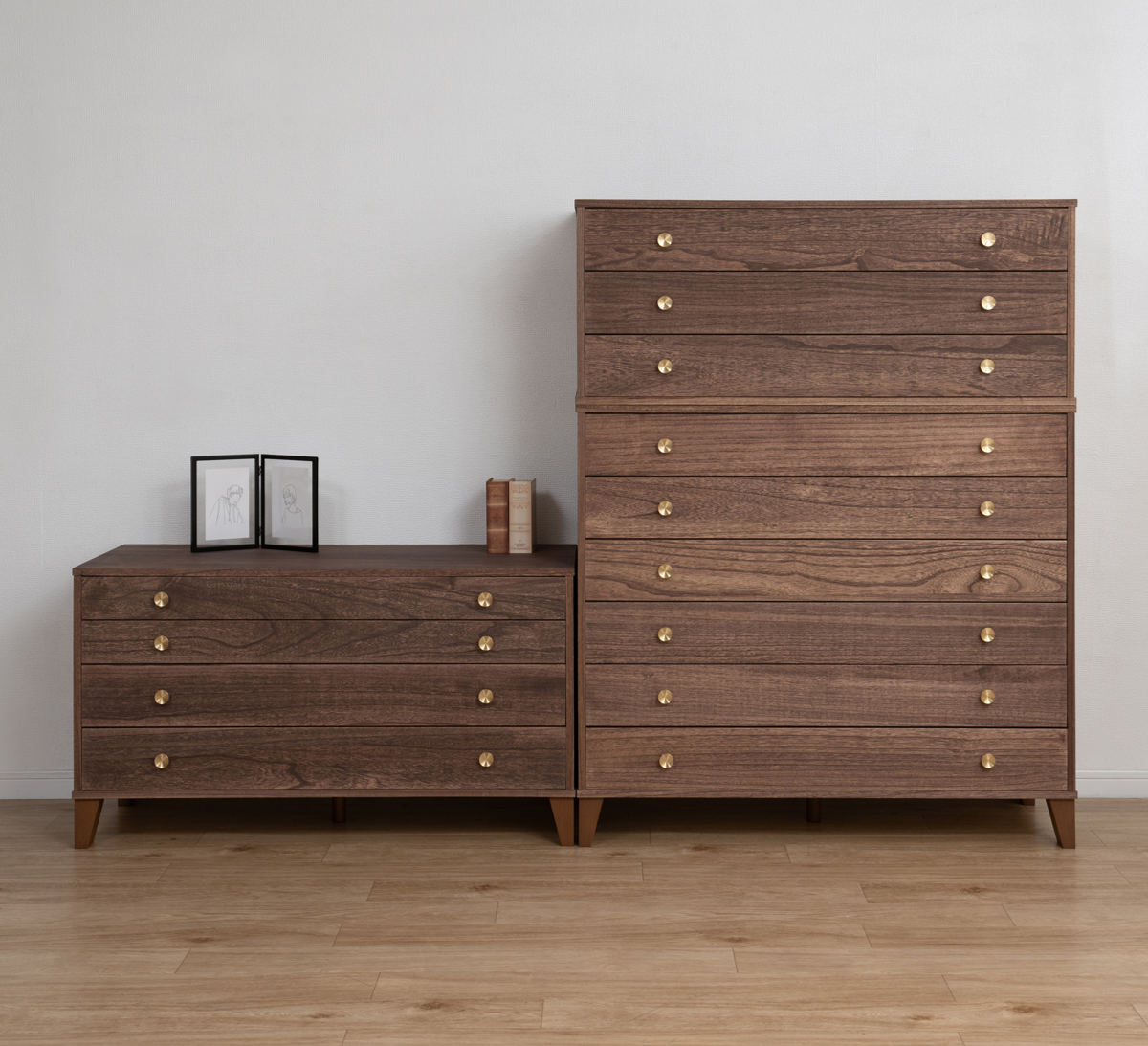 桐 脚付き洋風チェスト 幅100cm 4段 真鍮取っ手 積み重ね 日本製 ( チェスト 脚付 洋風 天然木 防虫 調湿 完成品 着物収納 桐たんす たとう紙 総桐 四杯 真鍮 ナチュラル ブラウン グレー ) 【グレー】 グレー