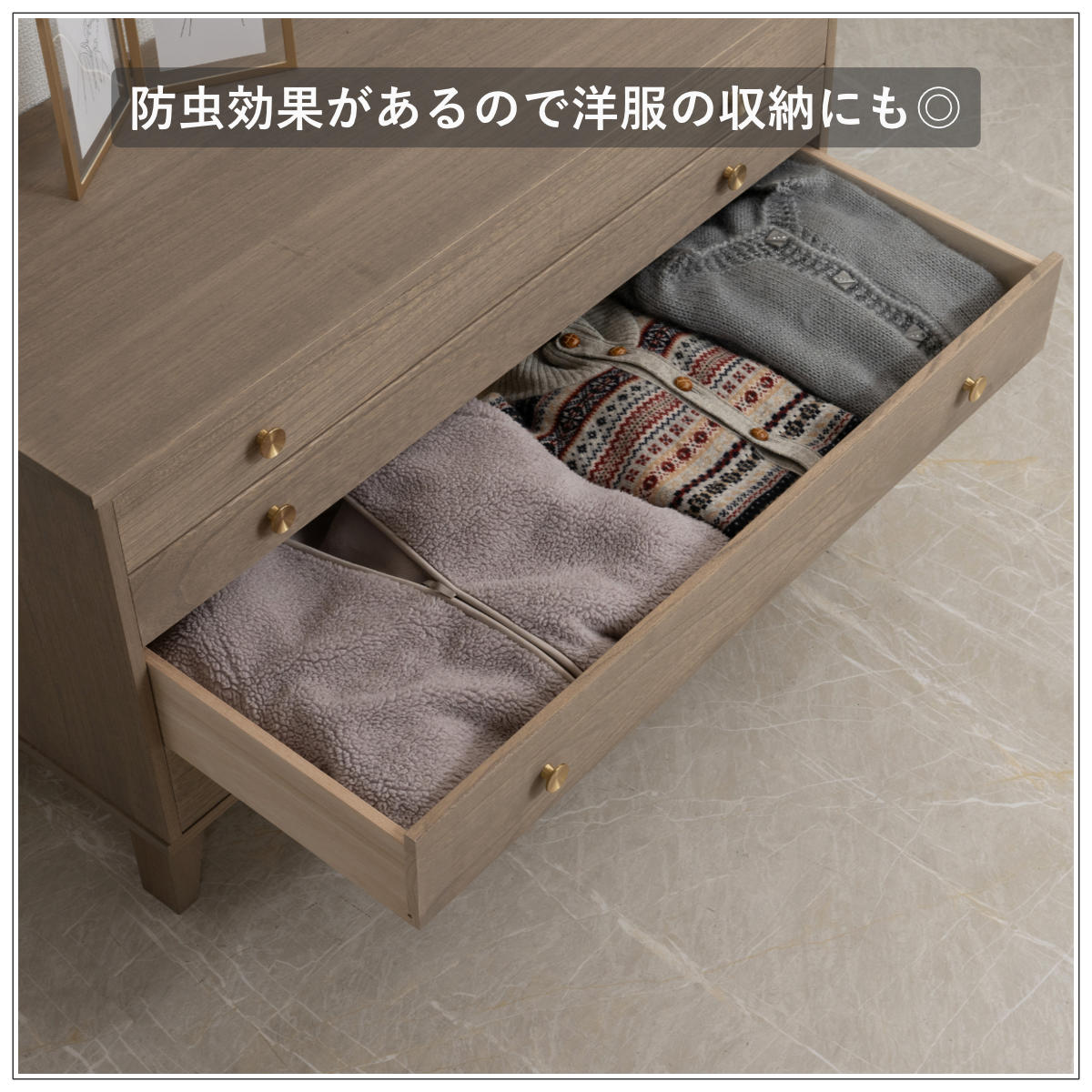 桐 脚付き洋風チェスト 幅100cm 4段 真鍮取っ手 積み重ね 日本製 ( チェスト 脚付 洋風 天然木 防虫 調湿 完成品 着物収納 桐たんす たとう紙 総桐 四杯 真鍮 ナチュラル ブラウン グレー ) 【グレー】 グレー