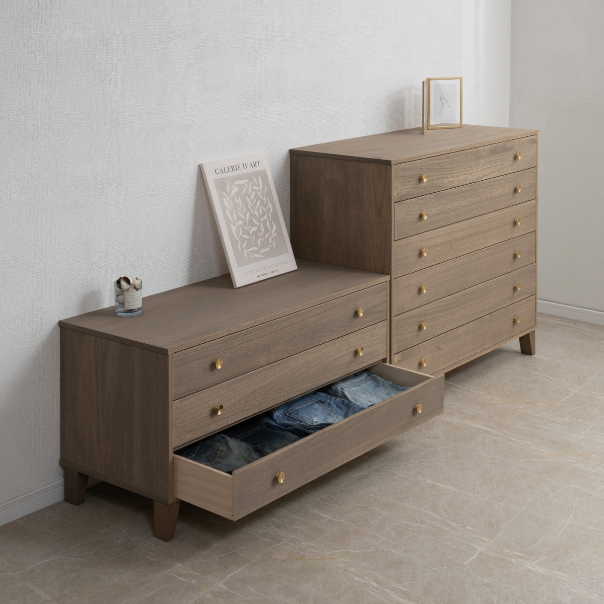 桐 脚付き洋風チェスト 幅100cm 6段 真鍮取っ手 積み重ね 日本製 ( チェスト 脚付 洋風 天然木 防虫 調湿 完成品 着物収納 桐たんす たとう紙 総桐 六杯 真鍮 ナチュラル ブラウン グレー ) 【グレー】 グレー